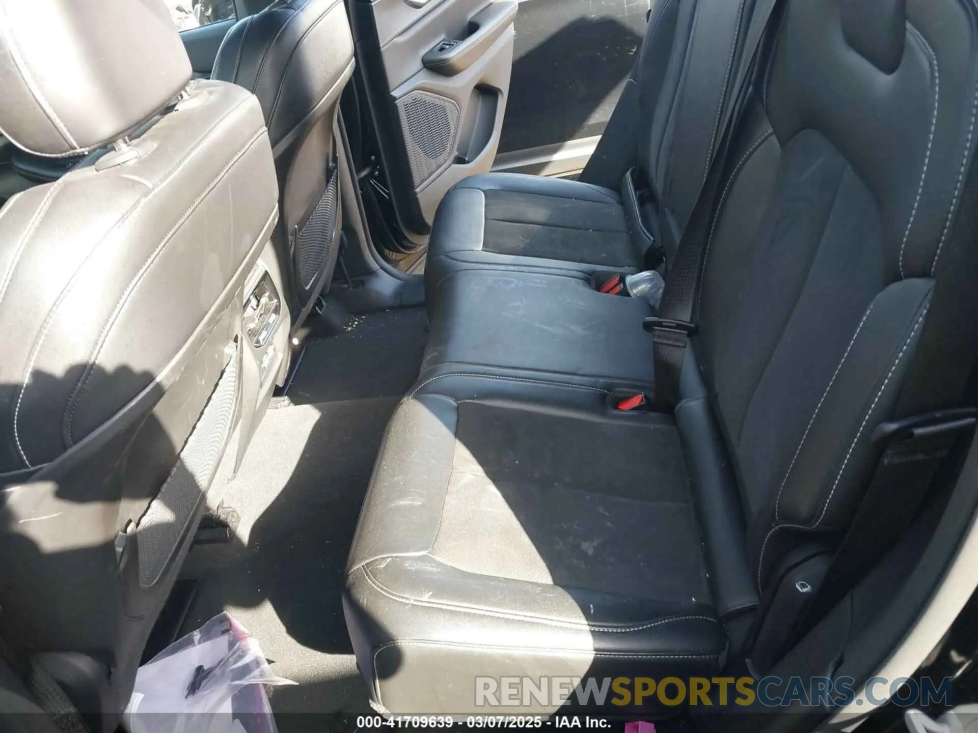 8 Photograph of a damaged car 1C4RJGAG7RC142320 JEEP GRAND CHEROKEE 2024