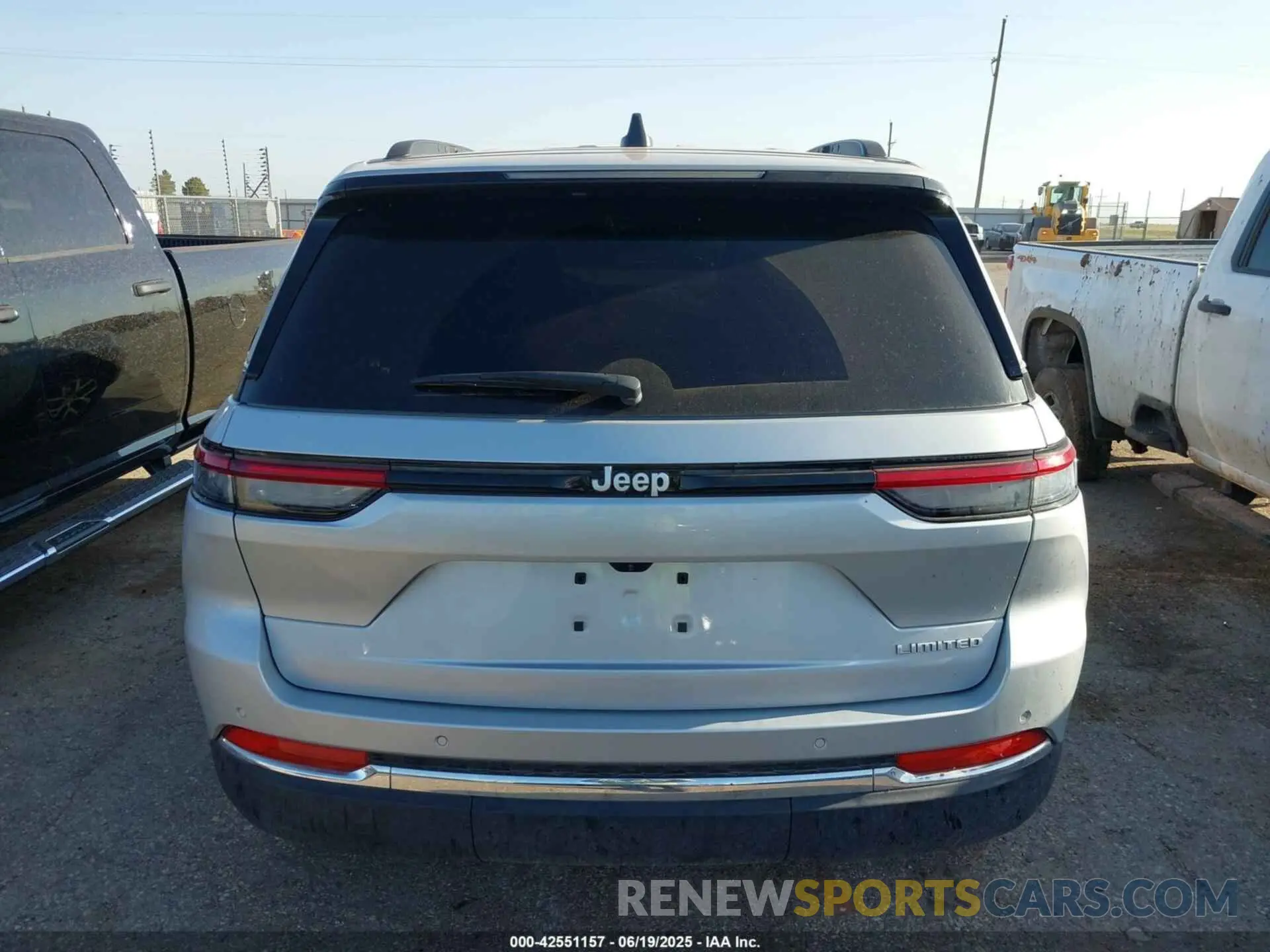 16 Photograph of a damaged car 1C4RJGBG0RC158101 JEEP GRAND CHEROKEE 2024