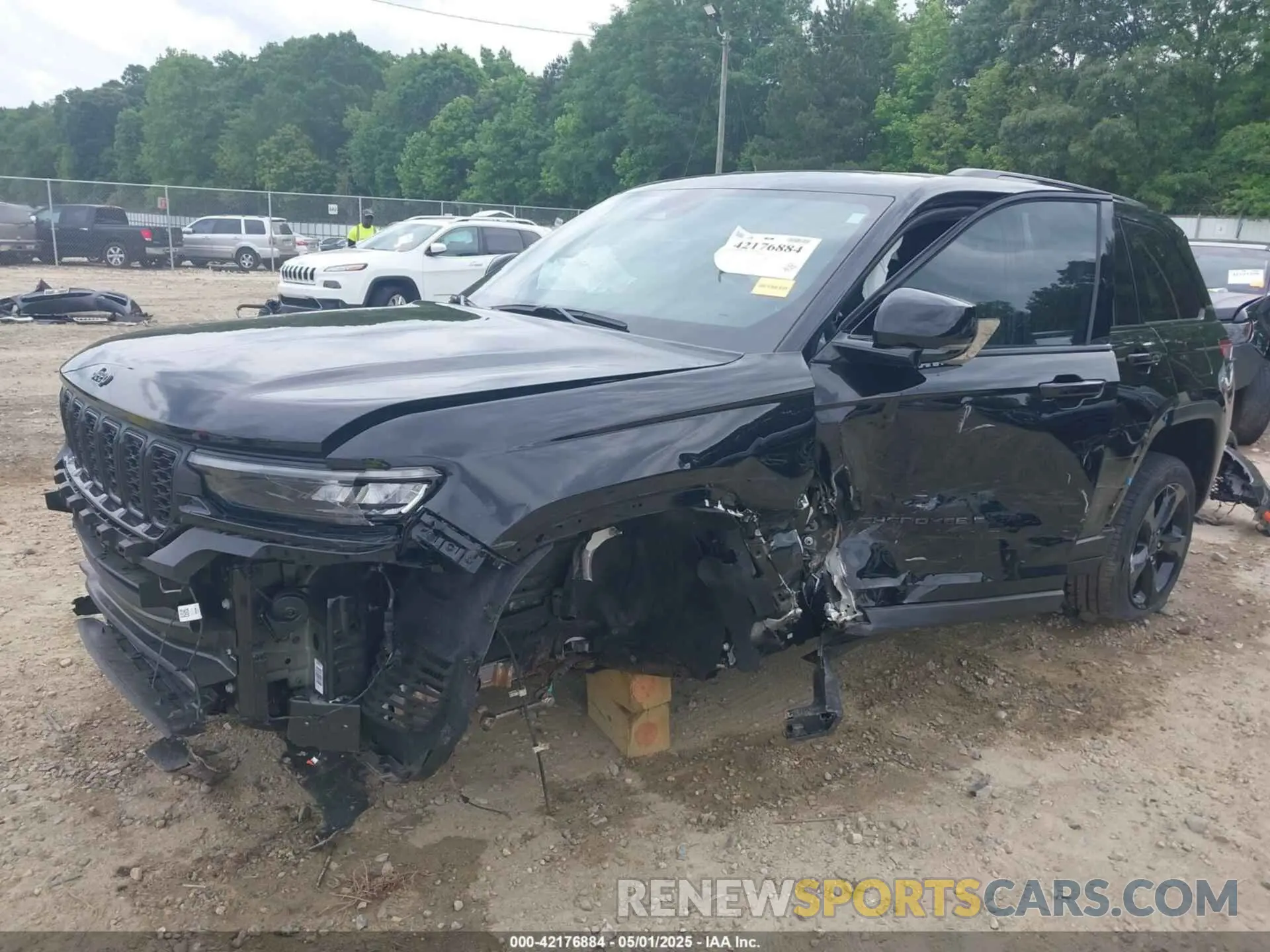 6 Photograph of a damaged car 1C4RJGBG3RC217142 JEEP GRAND CHEROKEE 2024