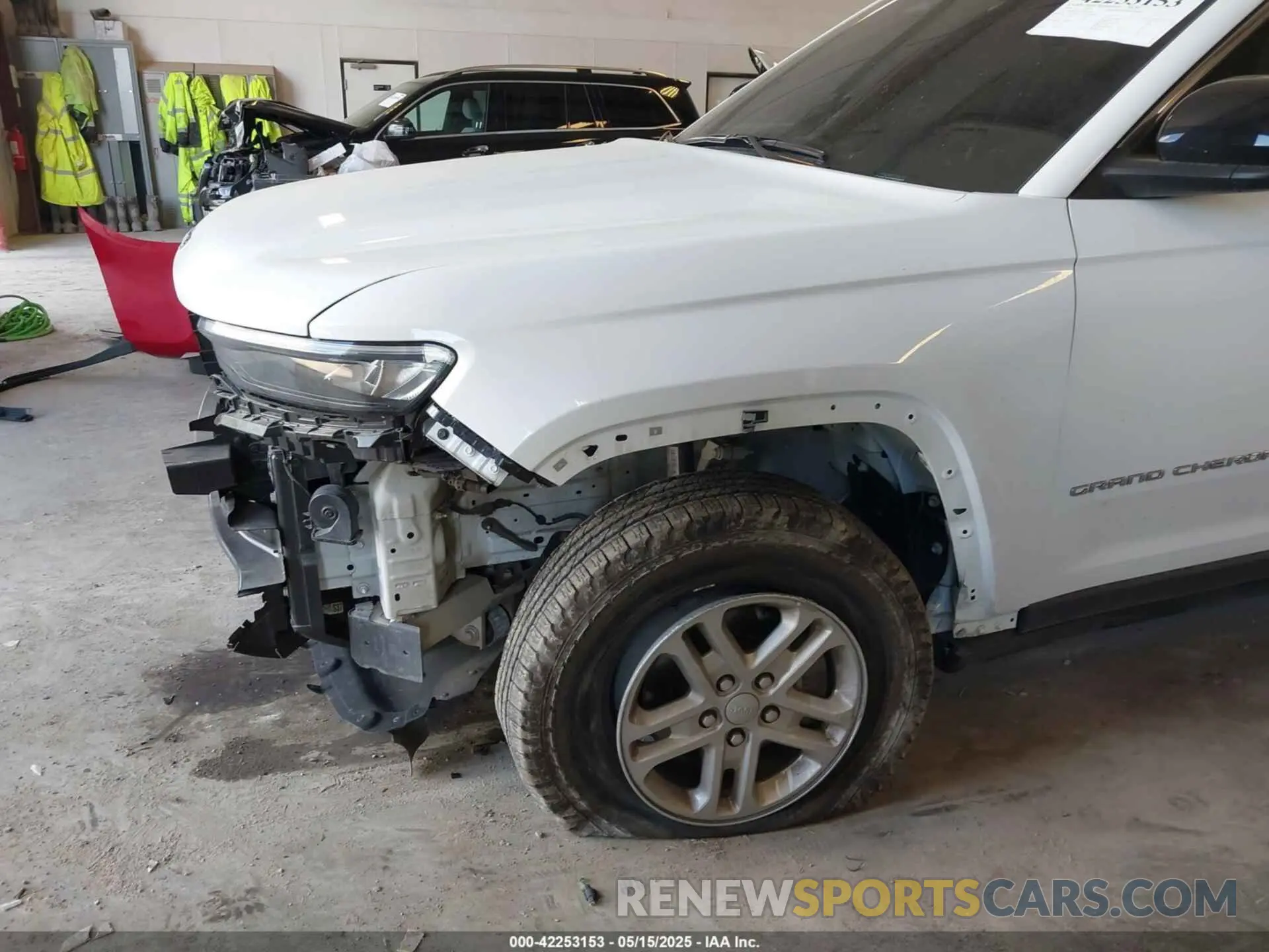 12 Photograph of a damaged car 1C4RJHAG3R8939236 JEEP GRAND CHEROKEE 2024
