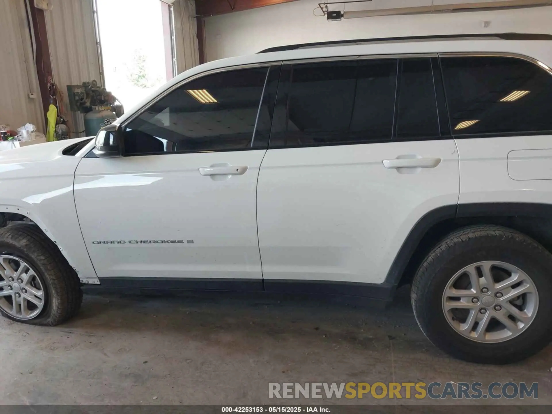 15 Photograph of a damaged car 1C4RJHAG3R8939236 JEEP GRAND CHEROKEE 2024