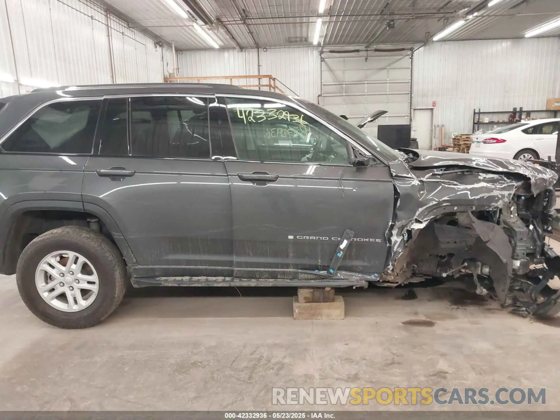 14 Фотография поврежденного автомобиля 1C4RJHAG3RC678977 JEEP GRAND CHEROKEE 2024
