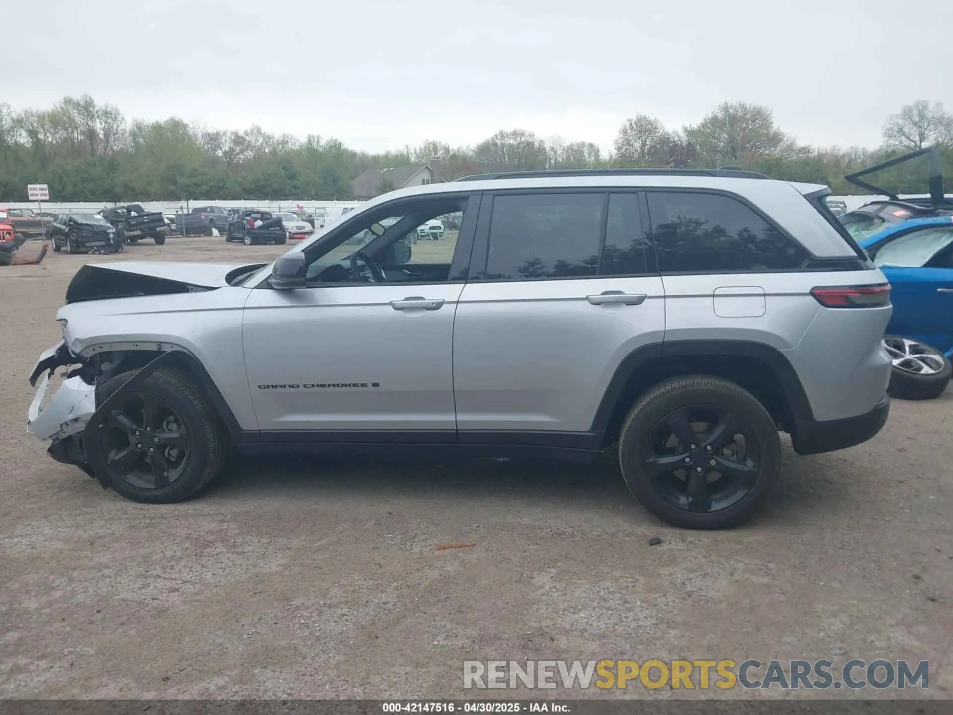 14 Photograph of a damaged car 1C4RJHAG4RC212202 JEEP GRAND CHEROKEE 2024