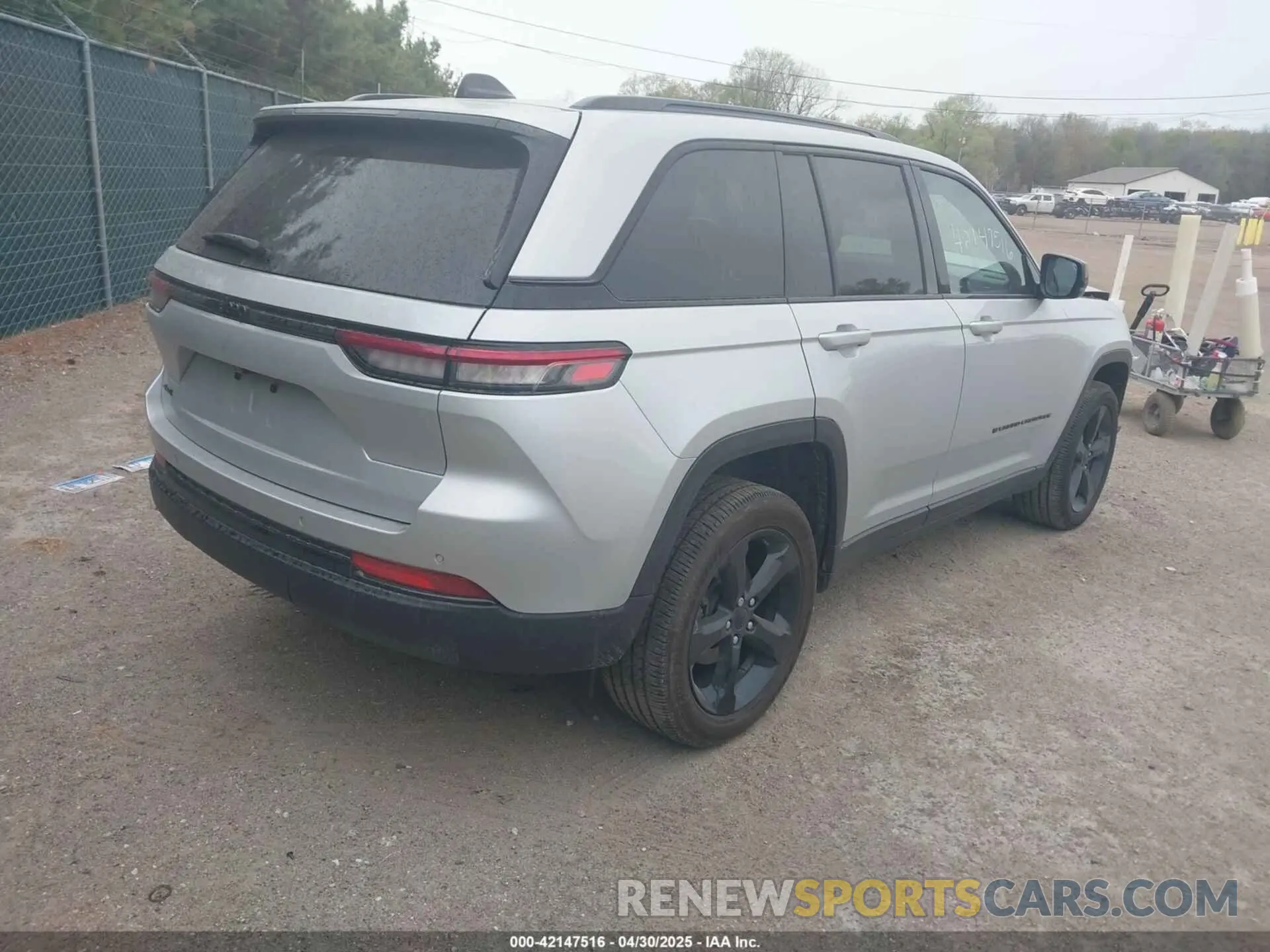 4 Photograph of a damaged car 1C4RJHAG4RC212202 JEEP GRAND CHEROKEE 2024