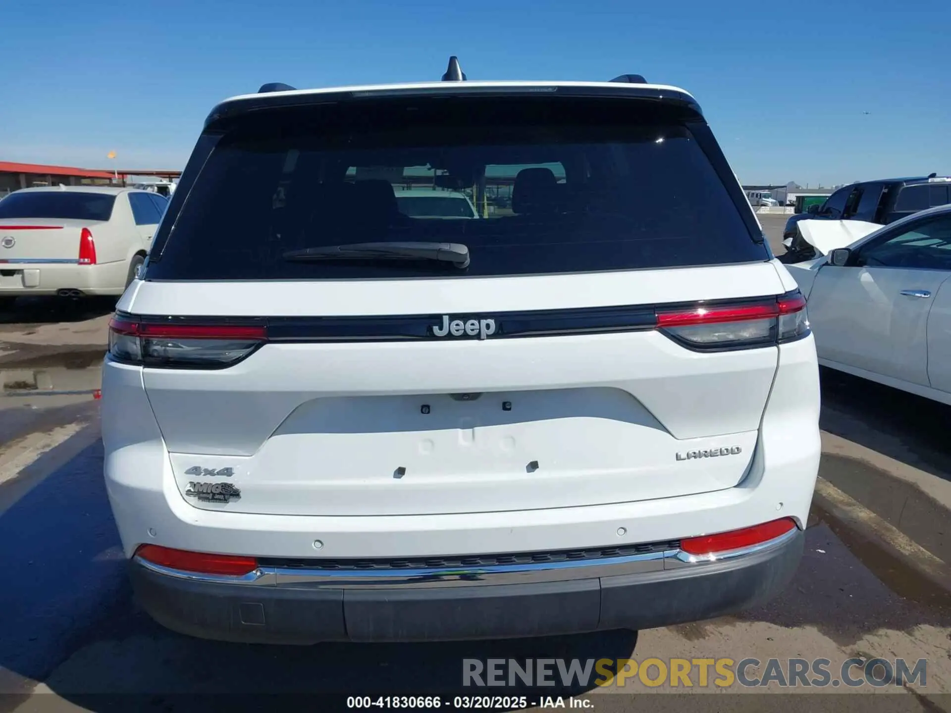 17 Photograph of a damaged car 1C4RJHAG4RC245779 JEEP GRAND CHEROKEE 2024