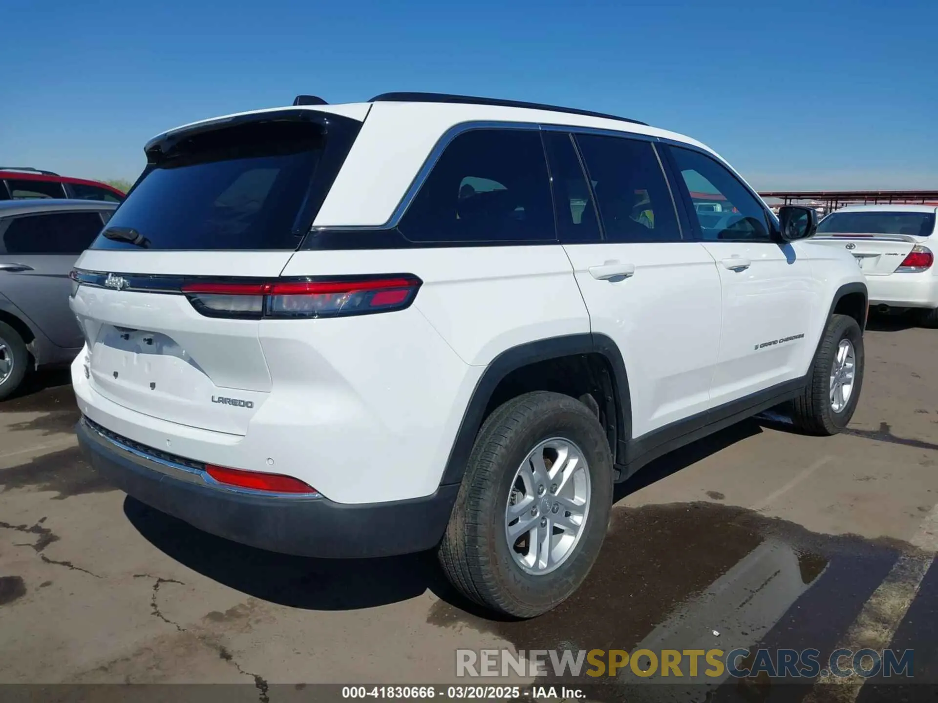 4 Photograph of a damaged car 1C4RJHAG4RC245779 JEEP GRAND CHEROKEE 2024