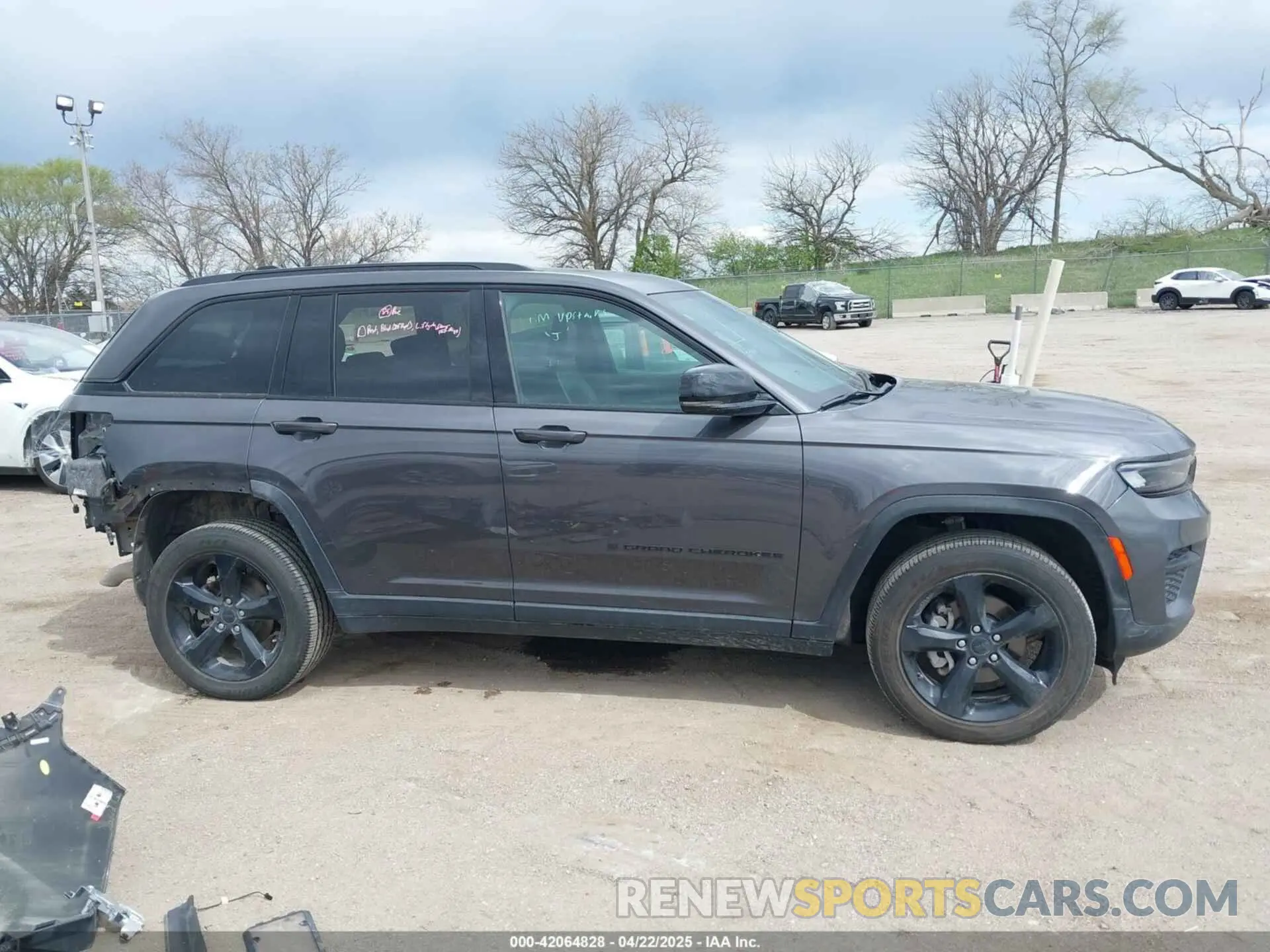 14 Фотография поврежденного автомобиля 1C4RJHAG5R8951467 JEEP GRAND CHEROKEE 2024