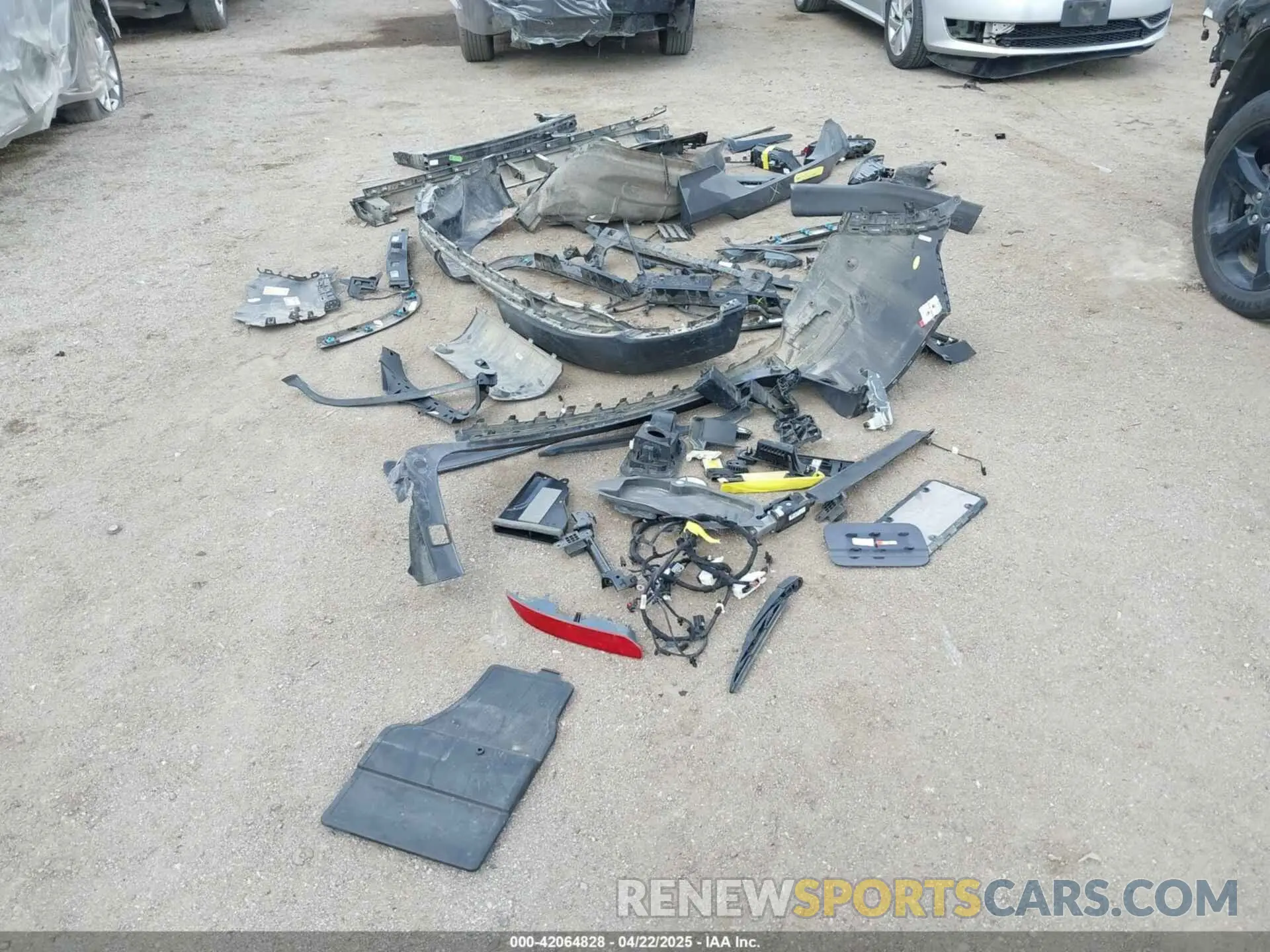 19 Фотография поврежденного автомобиля 1C4RJHAG5R8951467 JEEP GRAND CHEROKEE 2024