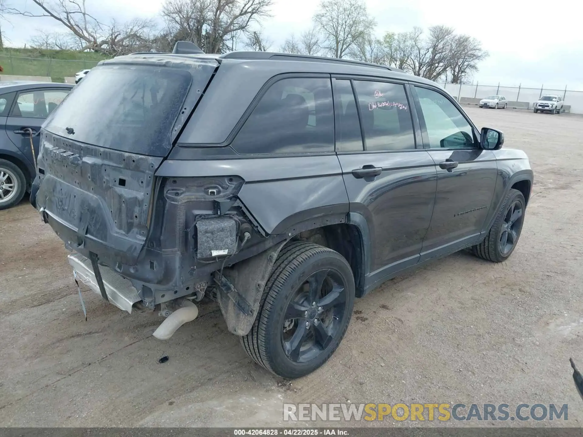 4 Фотография поврежденного автомобиля 1C4RJHAG5R8951467 JEEP GRAND CHEROKEE 2024