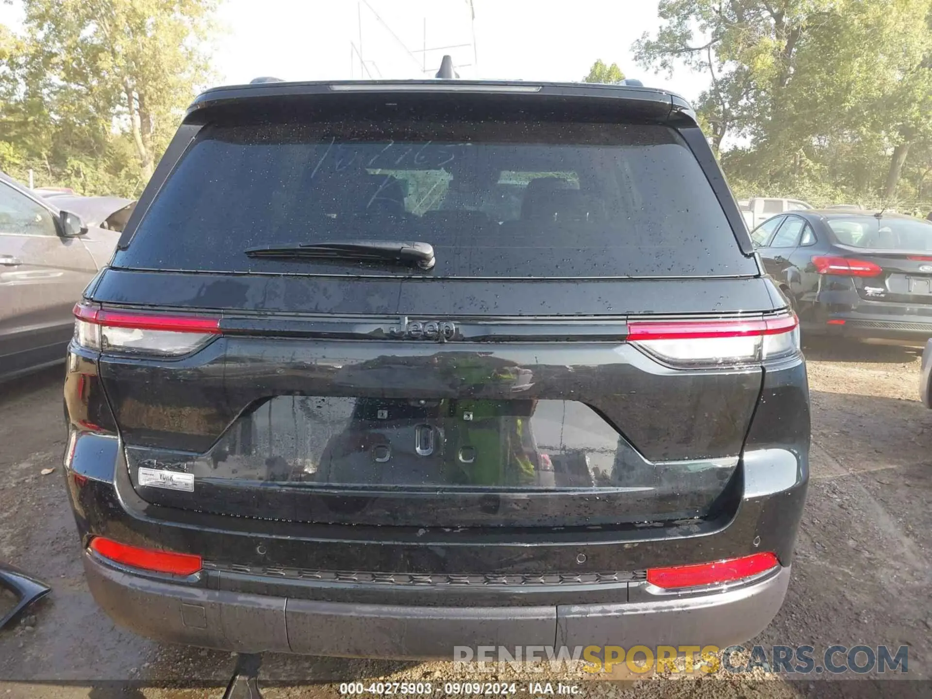 17 Photograph of a damaged car 1C4RJHAG6RC187965 JEEP GRAND CHEROKEE 2024
