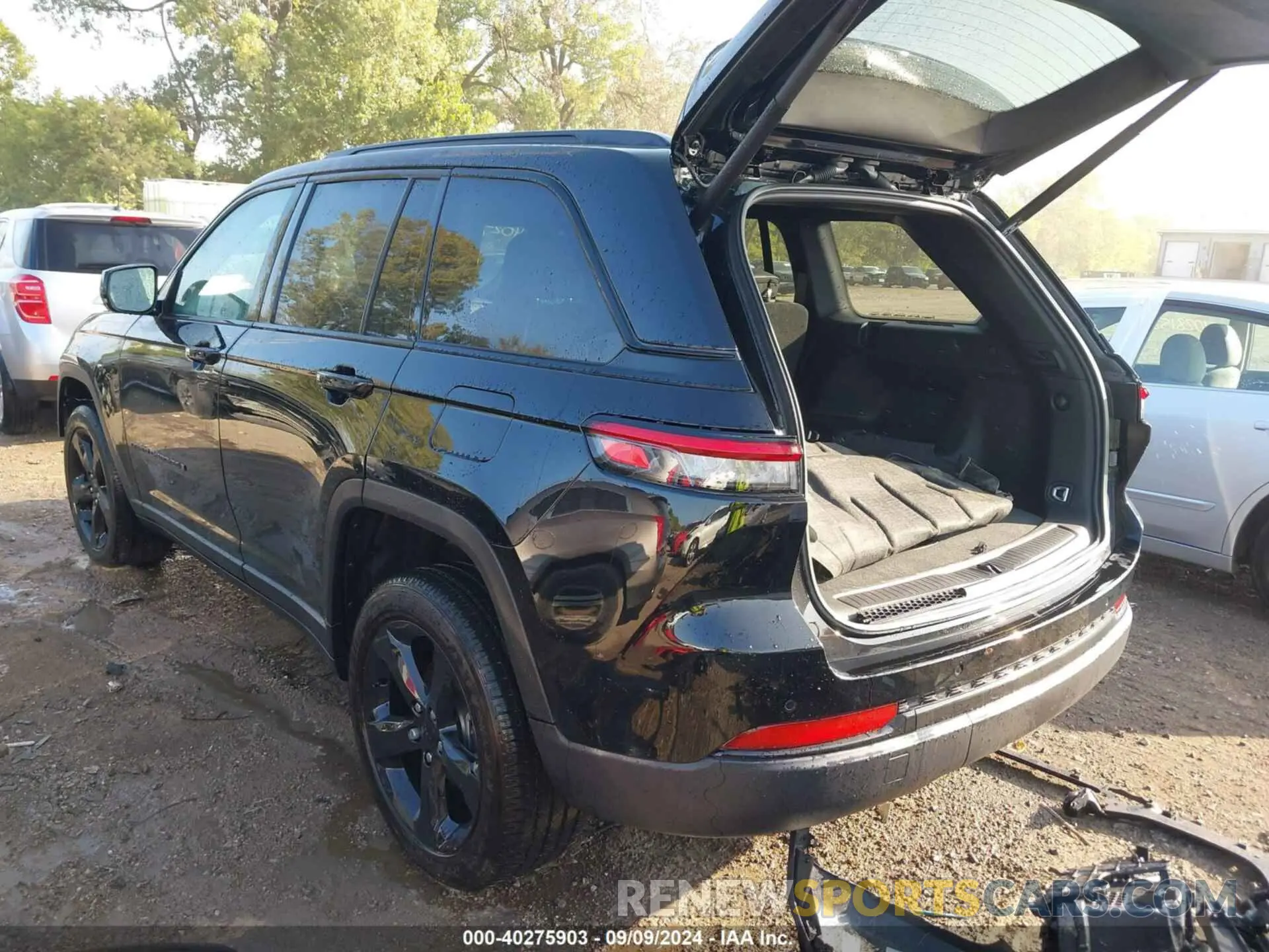 3 Photograph of a damaged car 1C4RJHAG6RC187965 JEEP GRAND CHEROKEE 2024