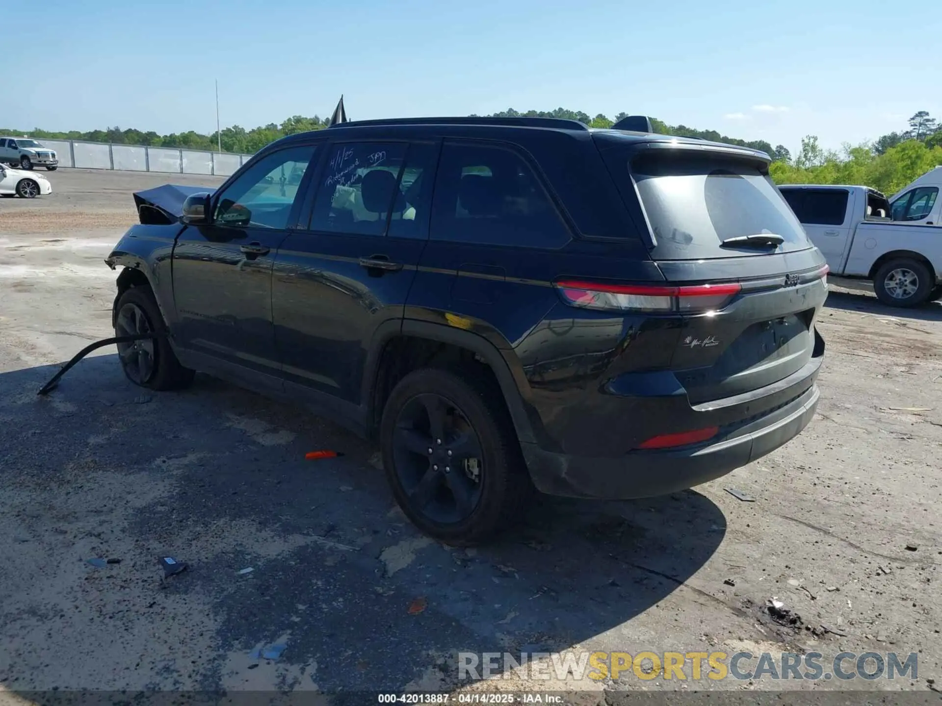 3 Photograph of a damaged car 1C4RJHAG6RC235920 JEEP GRAND CHEROKEE 2024