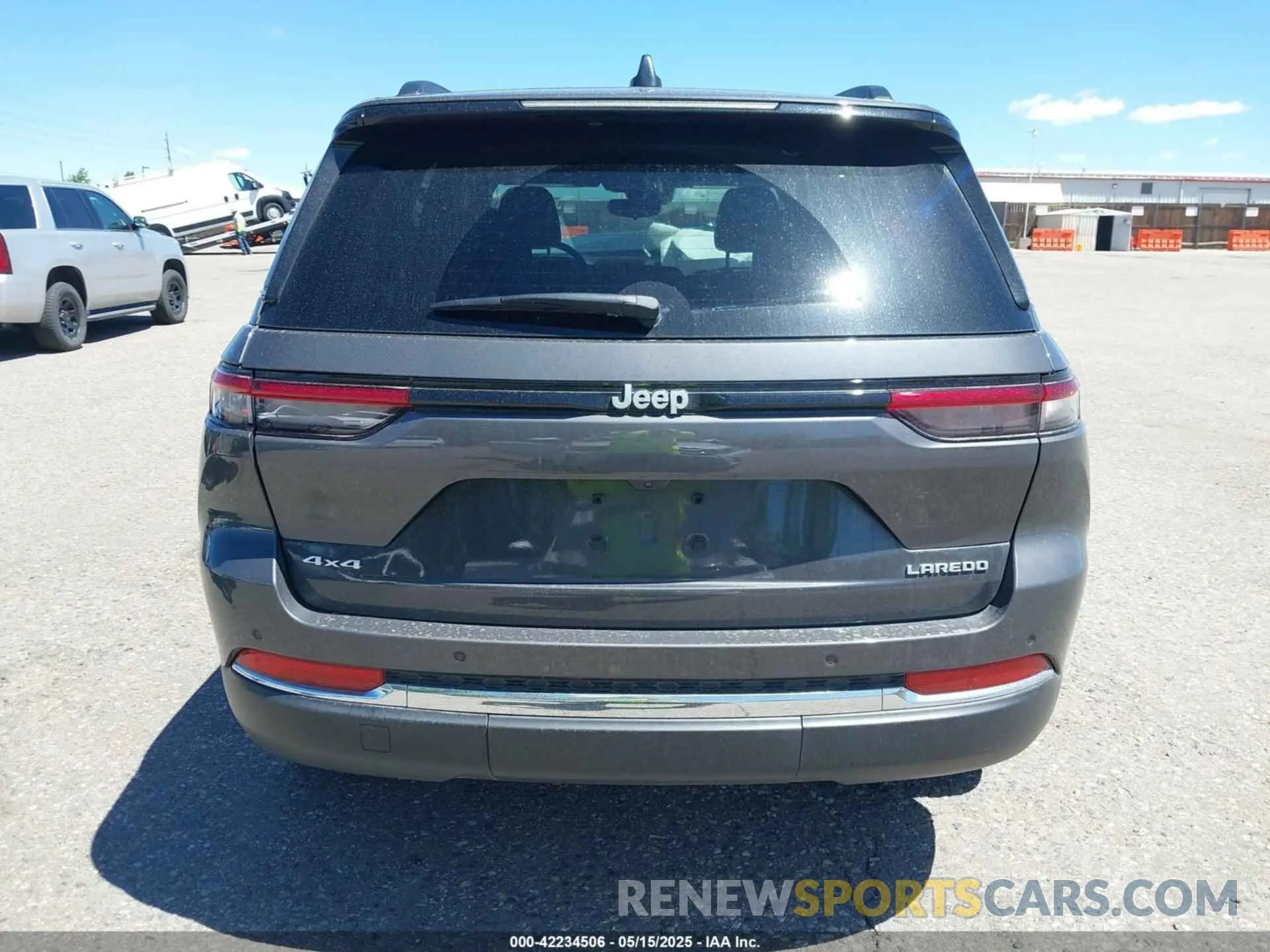 16 Photograph of a damaged car 1C4RJHAG9RC184669 JEEP GRAND CHEROKEE 2024