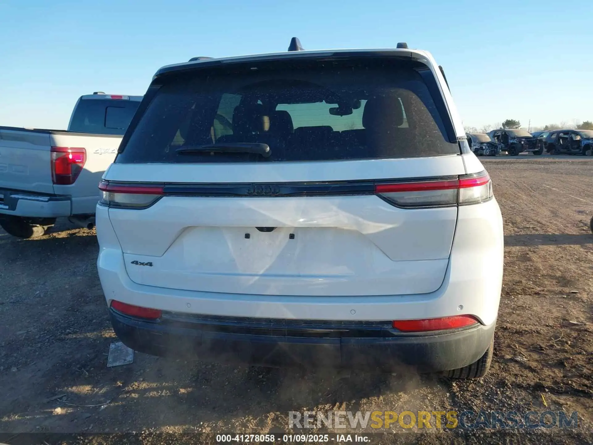 16 Photograph of a damaged car 1C4RJHAGXRC151597 JEEP GRAND CHEROKEE 2024