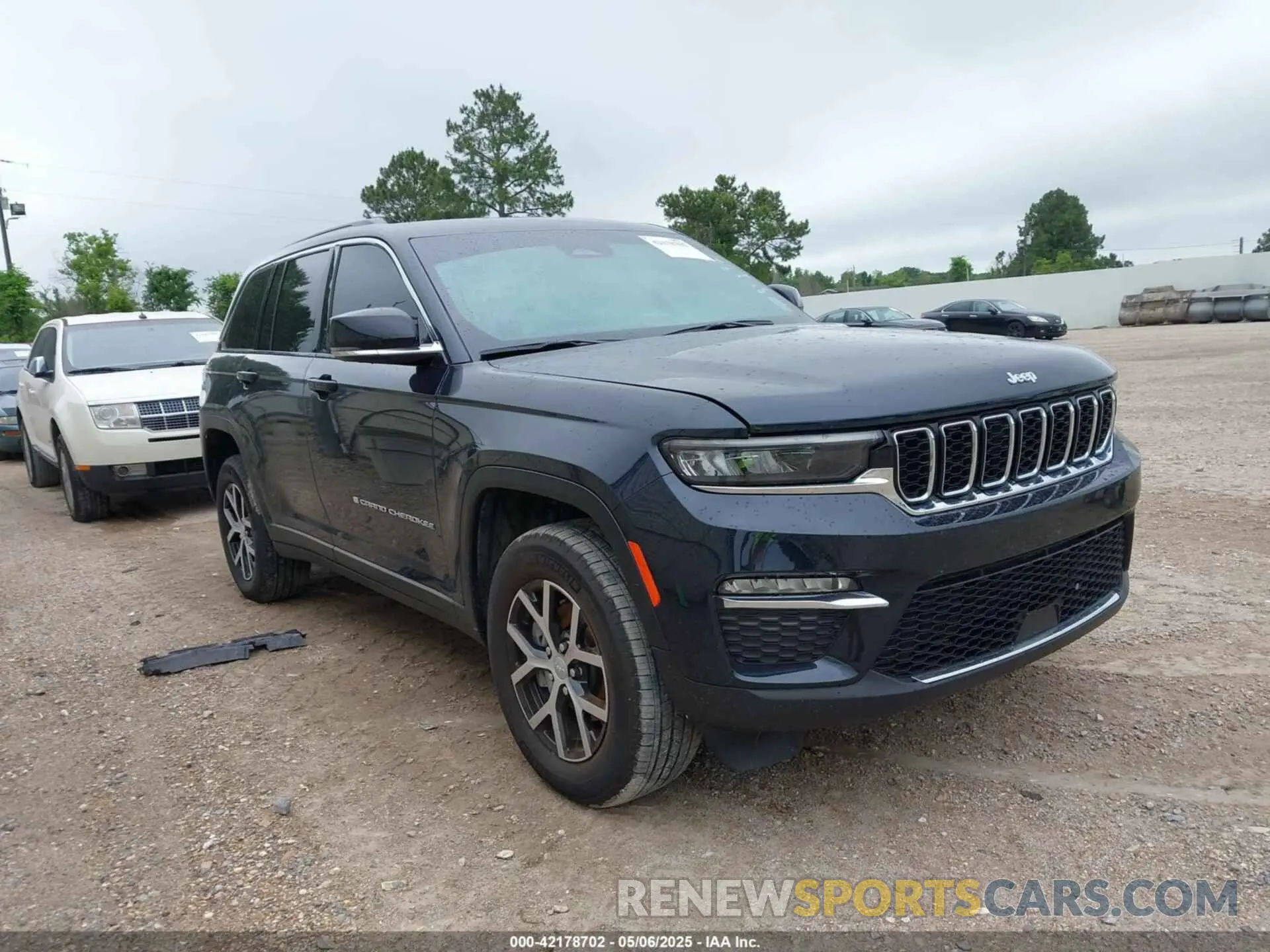 1 Photograph of a damaged car 1C4RJHBG0RC201731 JEEP GRAND CHEROKEE 2024