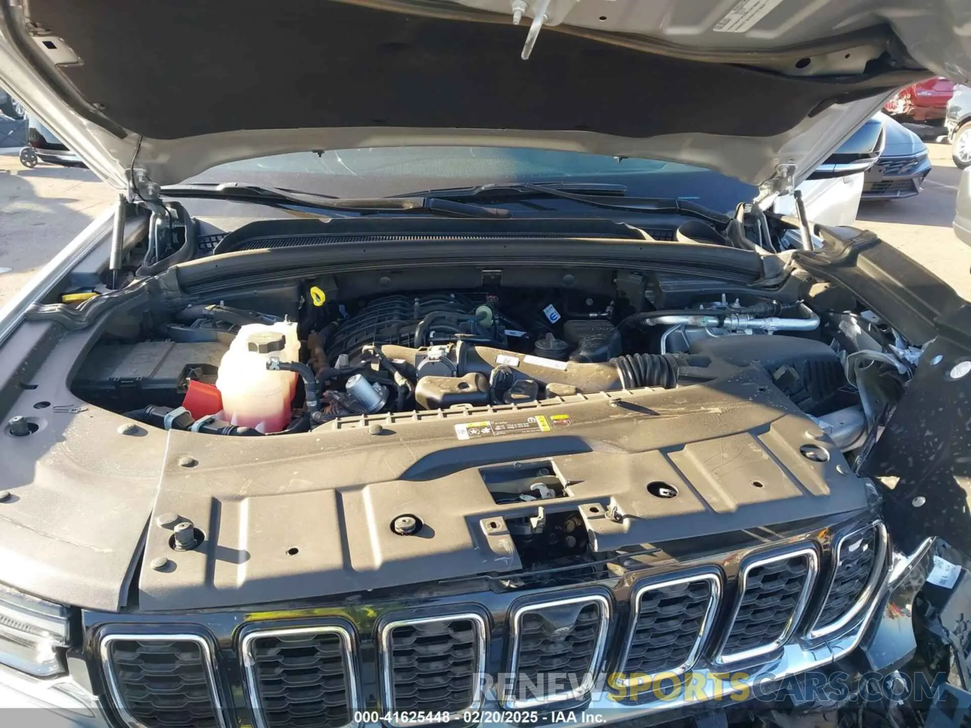 10 Photograph of a damaged car 1C4RJHBG2RC195432 JEEP GRAND CHEROKEE 2024