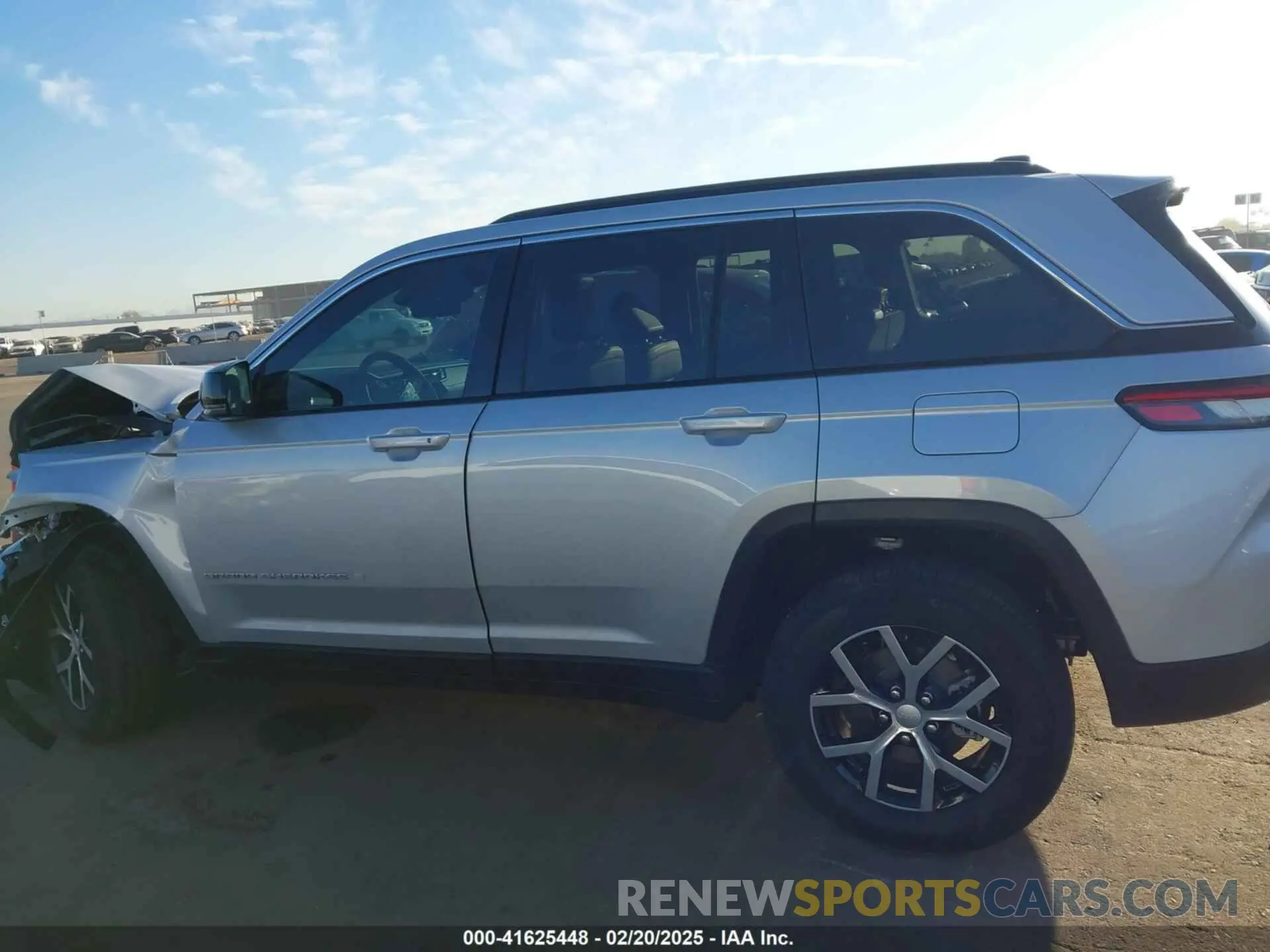 14 Photograph of a damaged car 1C4RJHBG2RC195432 JEEP GRAND CHEROKEE 2024