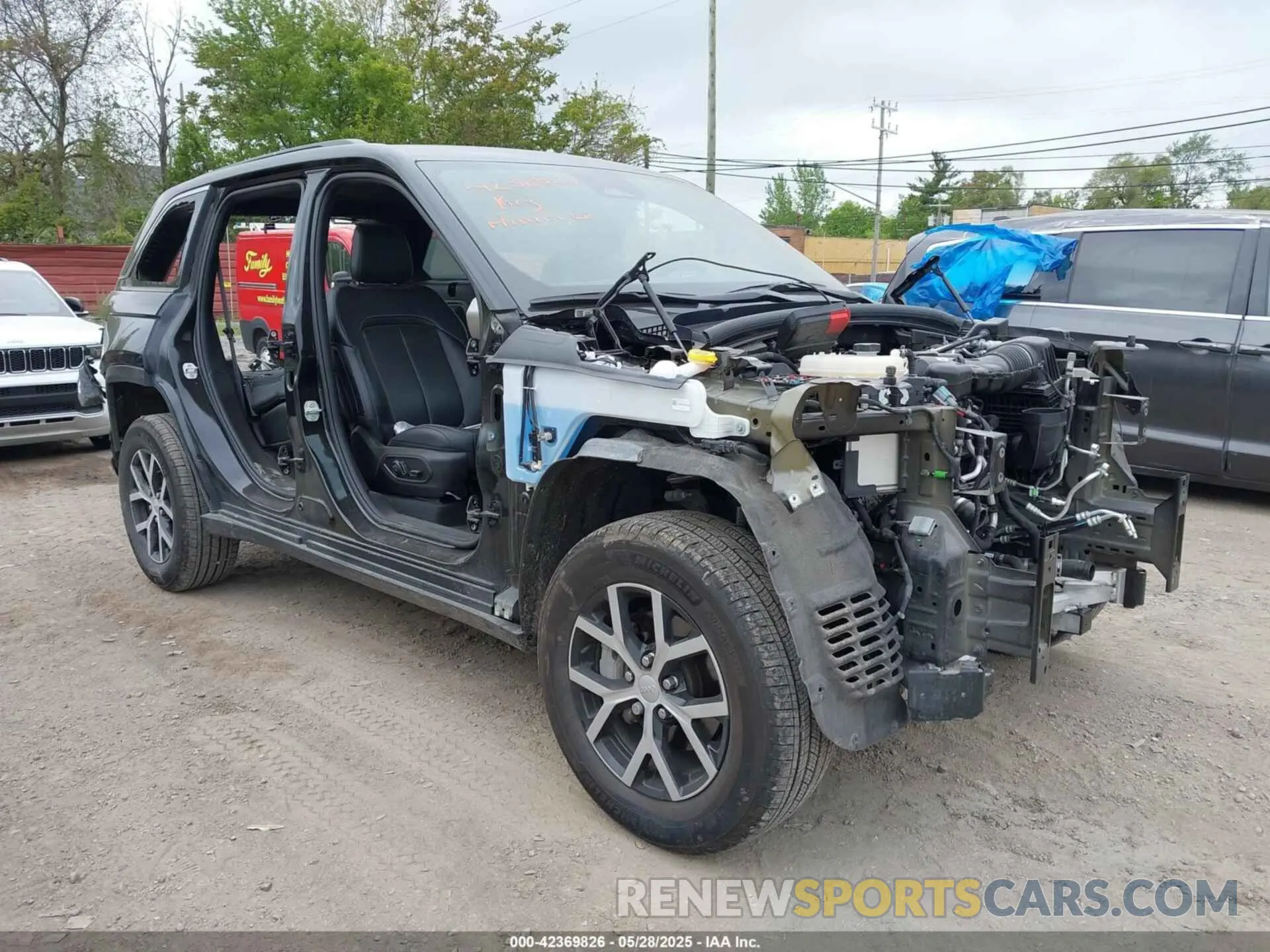 1 Photograph of a damaged car 1C4RJHBG5RC178429 JEEP GRAND CHEROKEE 2024