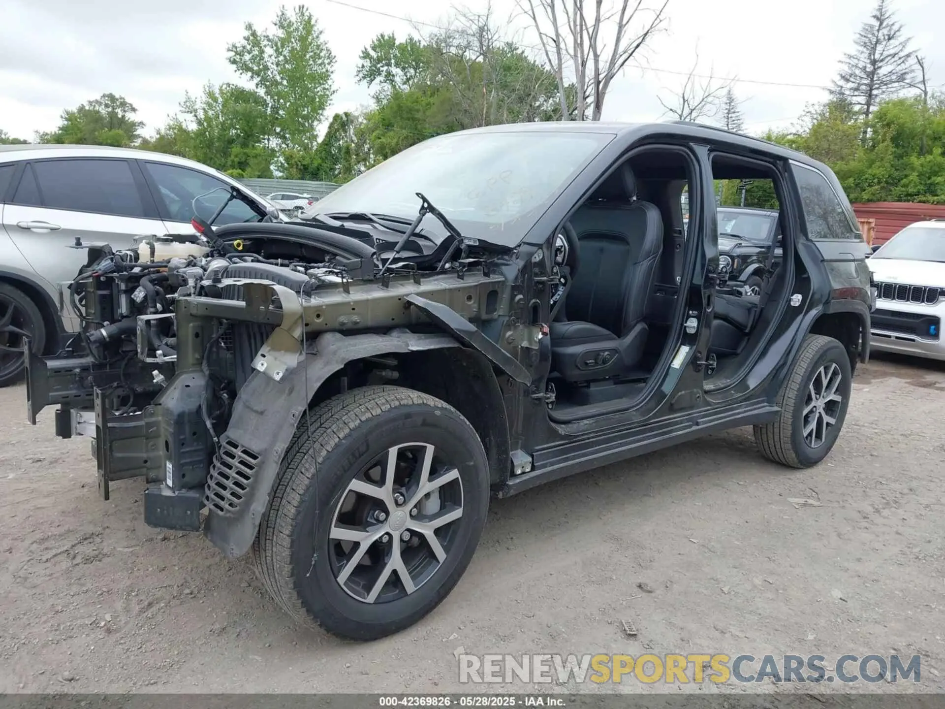 2 Photograph of a damaged car 1C4RJHBG5RC178429 JEEP GRAND CHEROKEE 2024