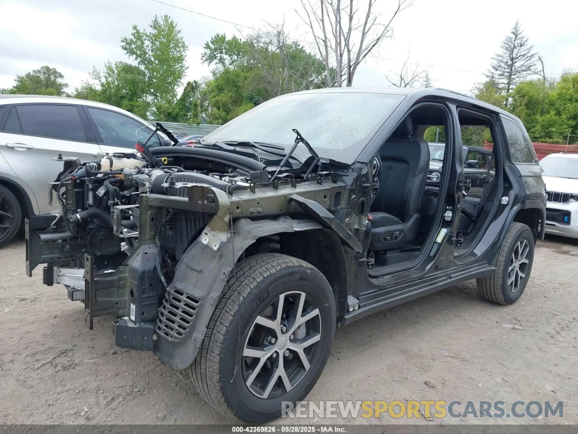 6 Photograph of a damaged car 1C4RJHBG5RC178429 JEEP GRAND CHEROKEE 2024