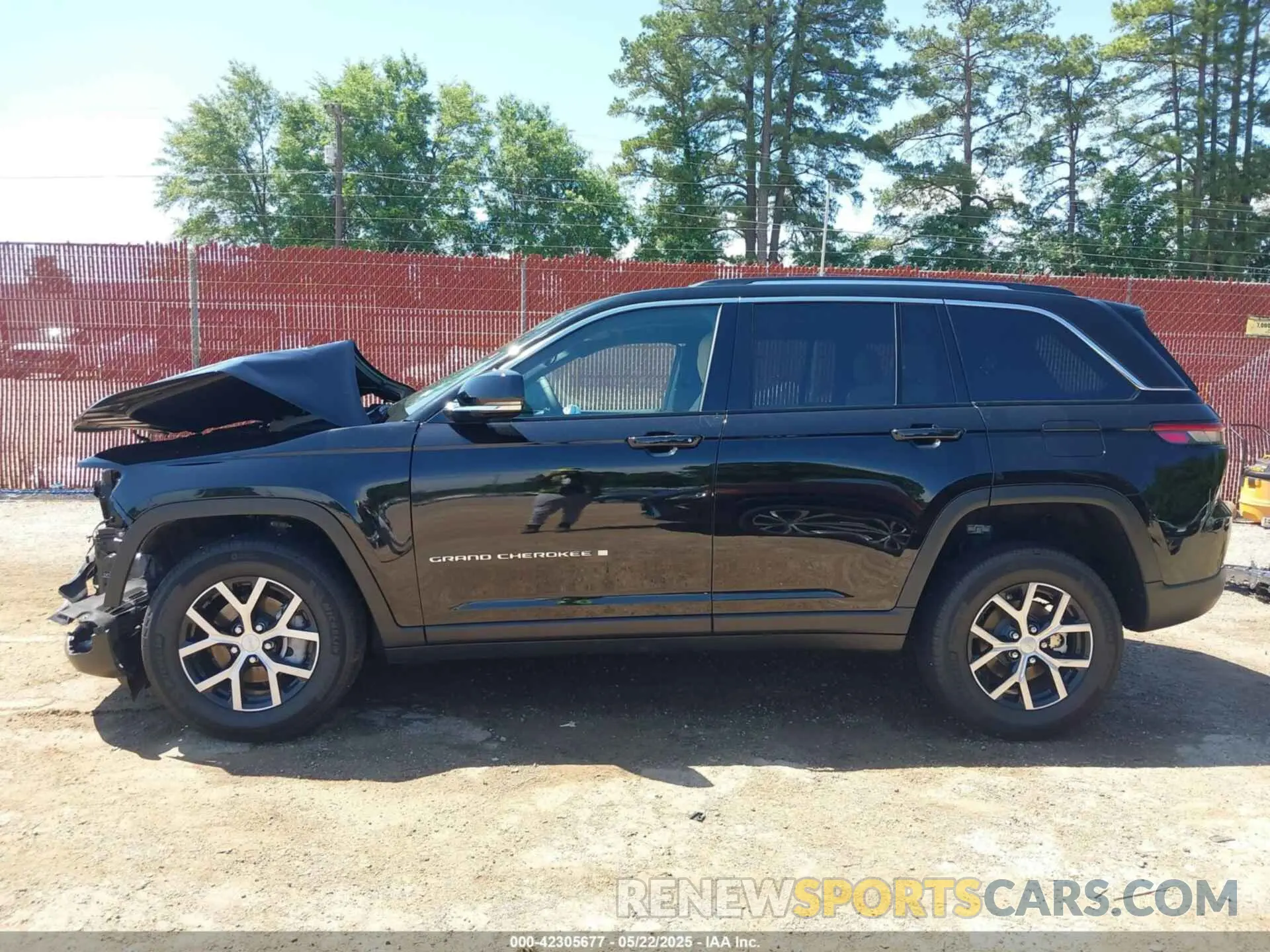 14 Photograph of a damaged car 1C4RJHBG7R8932773 JEEP GRAND CHEROKEE 2024