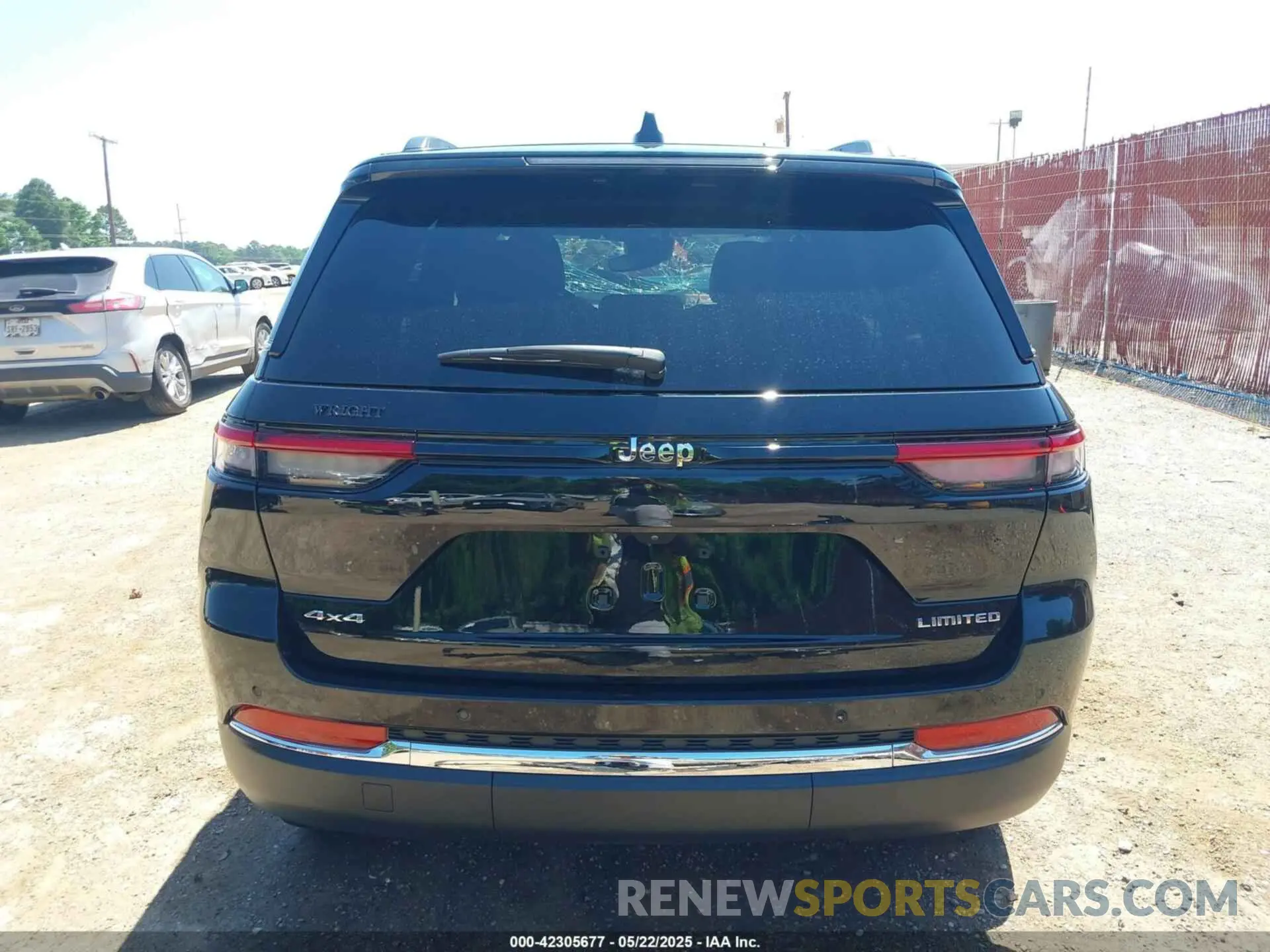 16 Photograph of a damaged car 1C4RJHBG7R8932773 JEEP GRAND CHEROKEE 2024