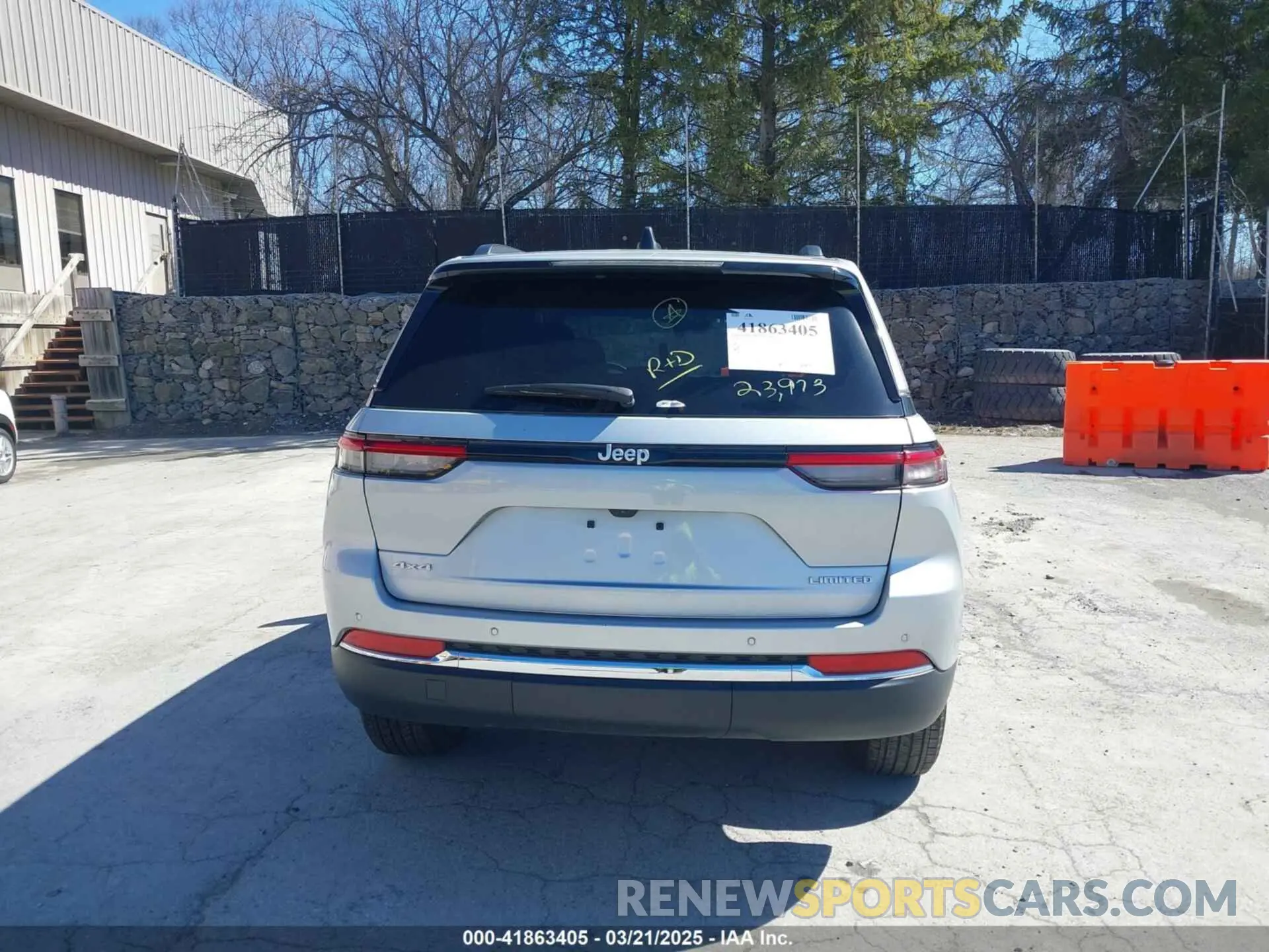 16 Photograph of a damaged car 1C4RJHBG8R8515355 JEEP GRAND CHEROKEE 2024