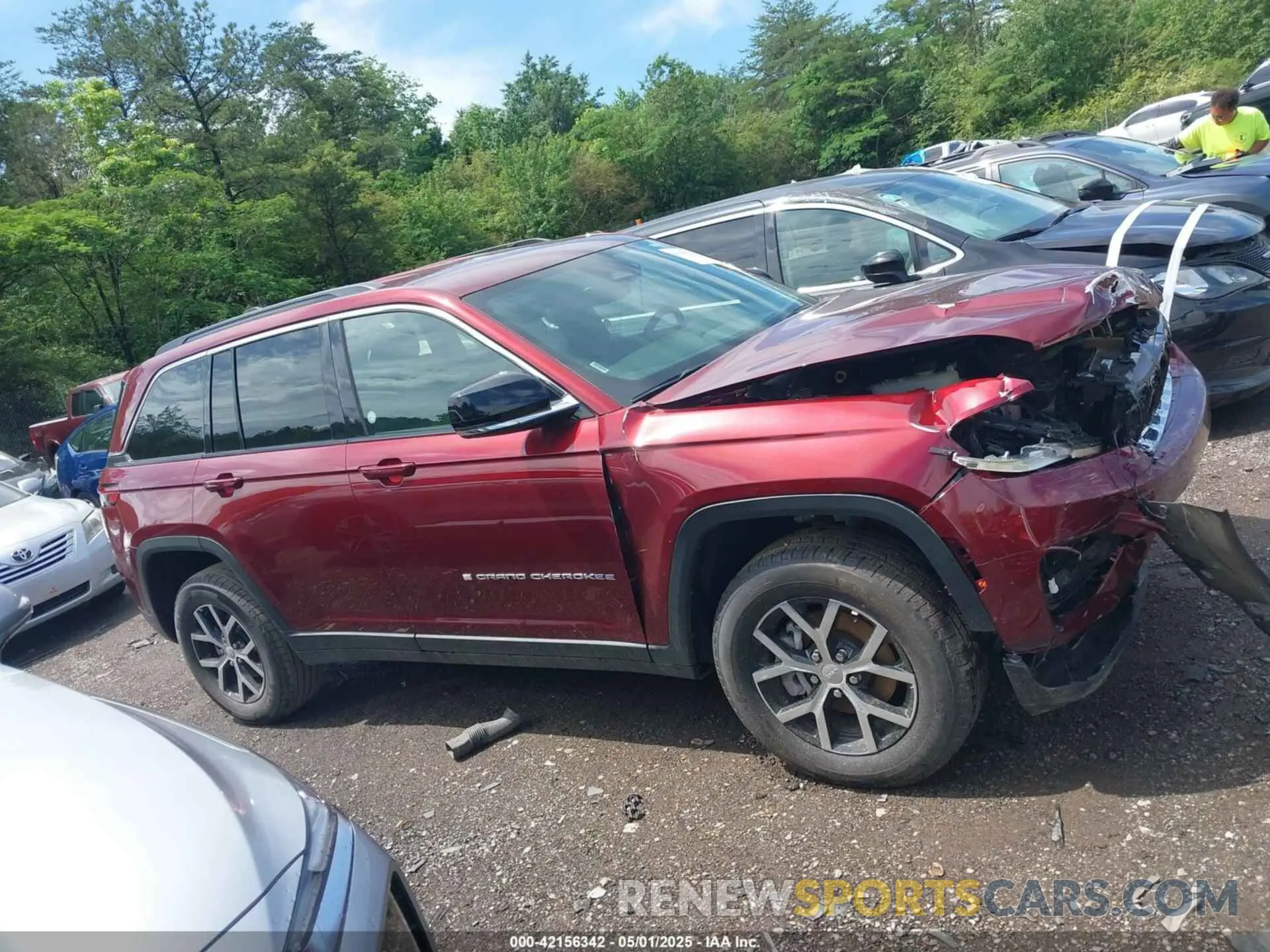 12 Photograph of a damaged car 1C4RJHBGXR8517883 JEEP GRAND CHEROKEE 2024