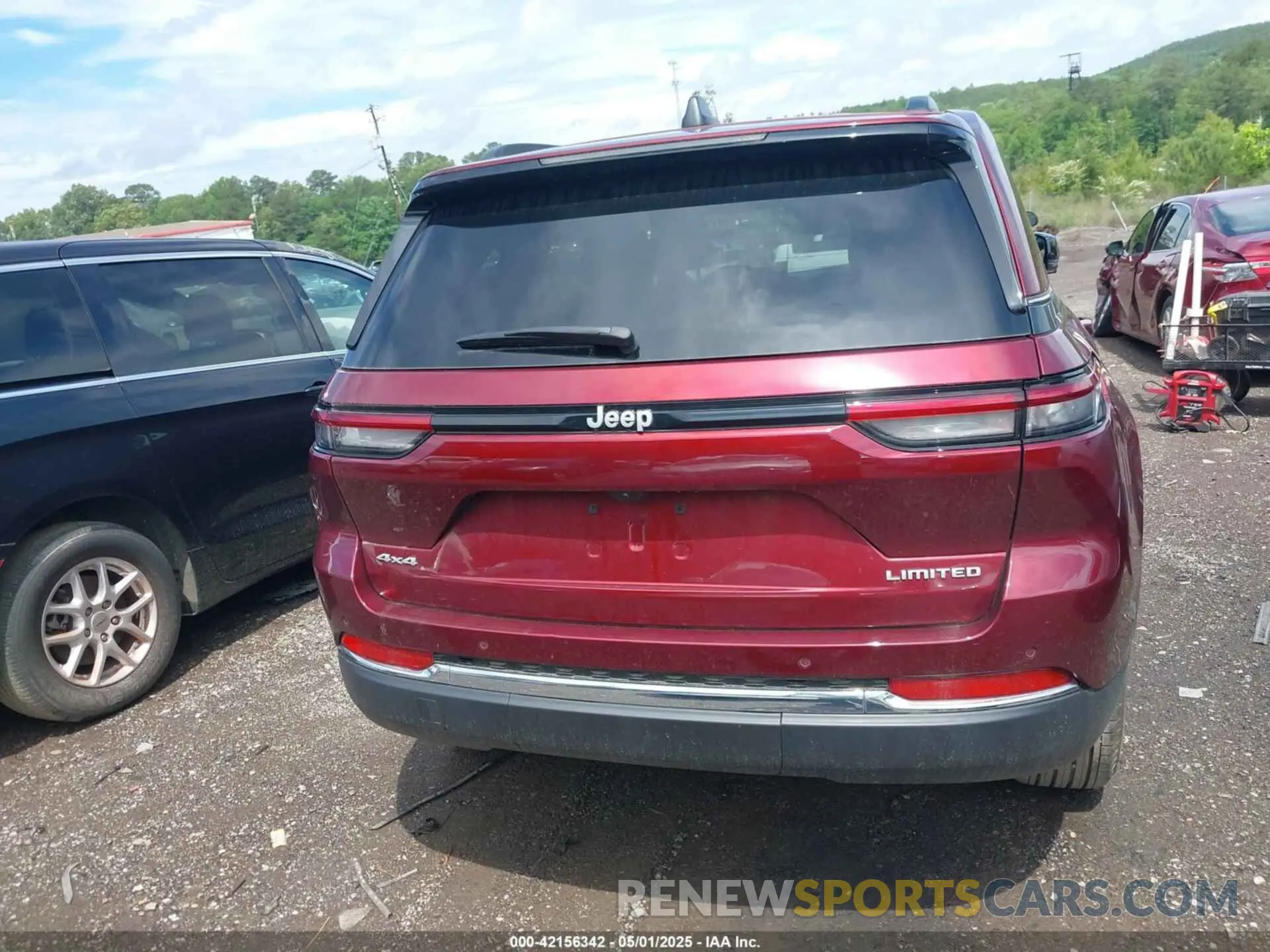 15 Photograph of a damaged car 1C4RJHBGXR8517883 JEEP GRAND CHEROKEE 2024