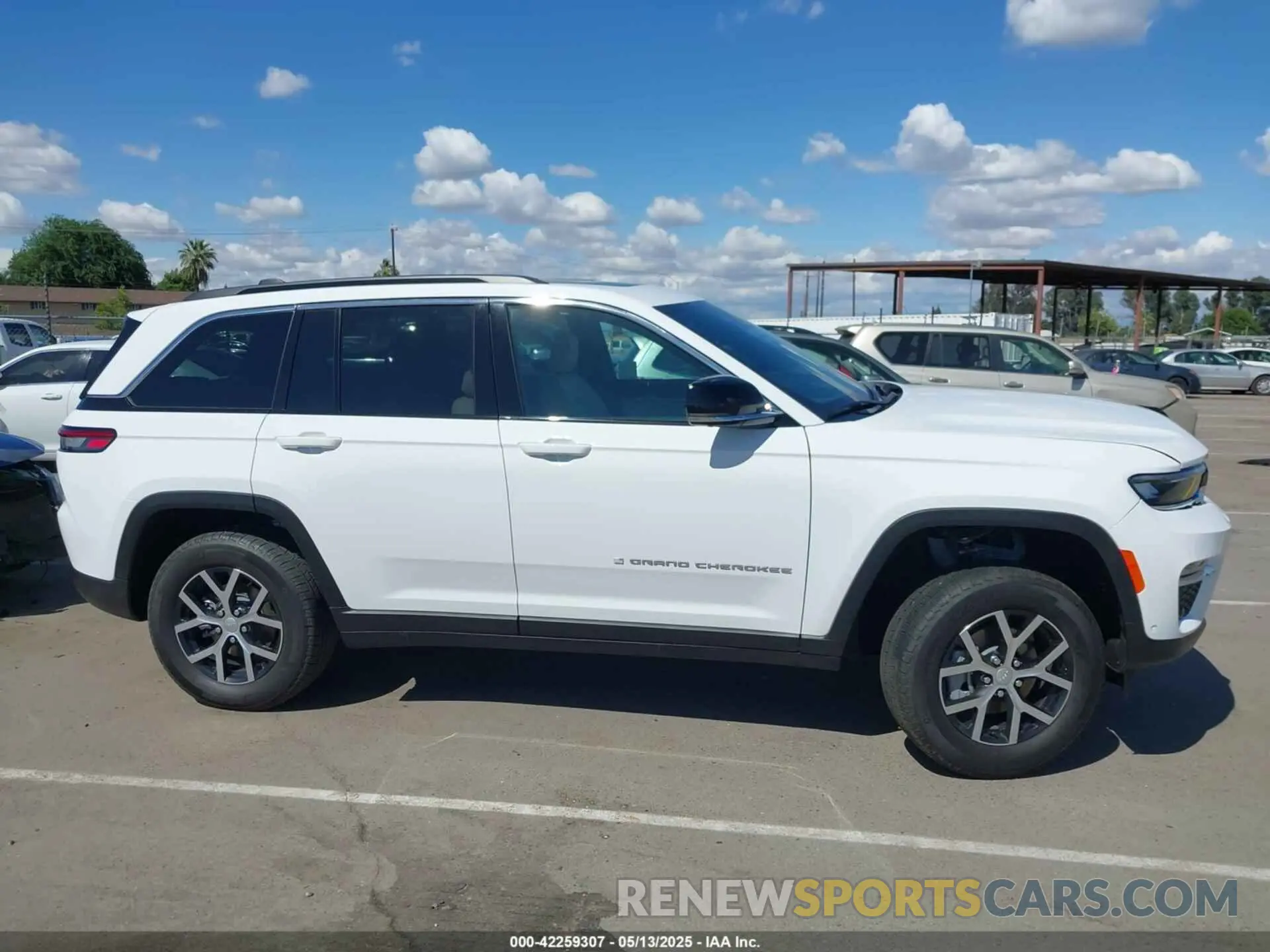 12 Фотография поврежденного автомобиля 1C4RJHBG3SC311453 JEEP GRAND CHEROKEE 2025