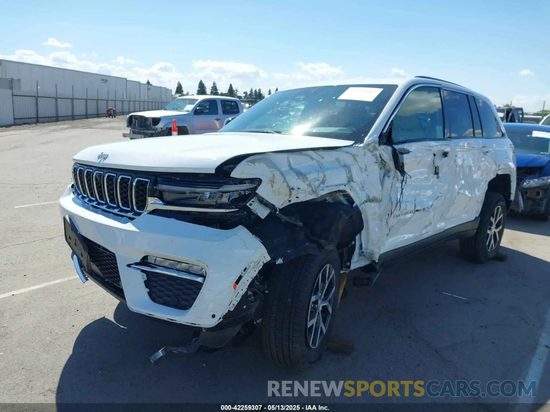 2 Фотография поврежденного автомобиля 1C4RJHBG3SC311453 JEEP GRAND CHEROKEE 2025