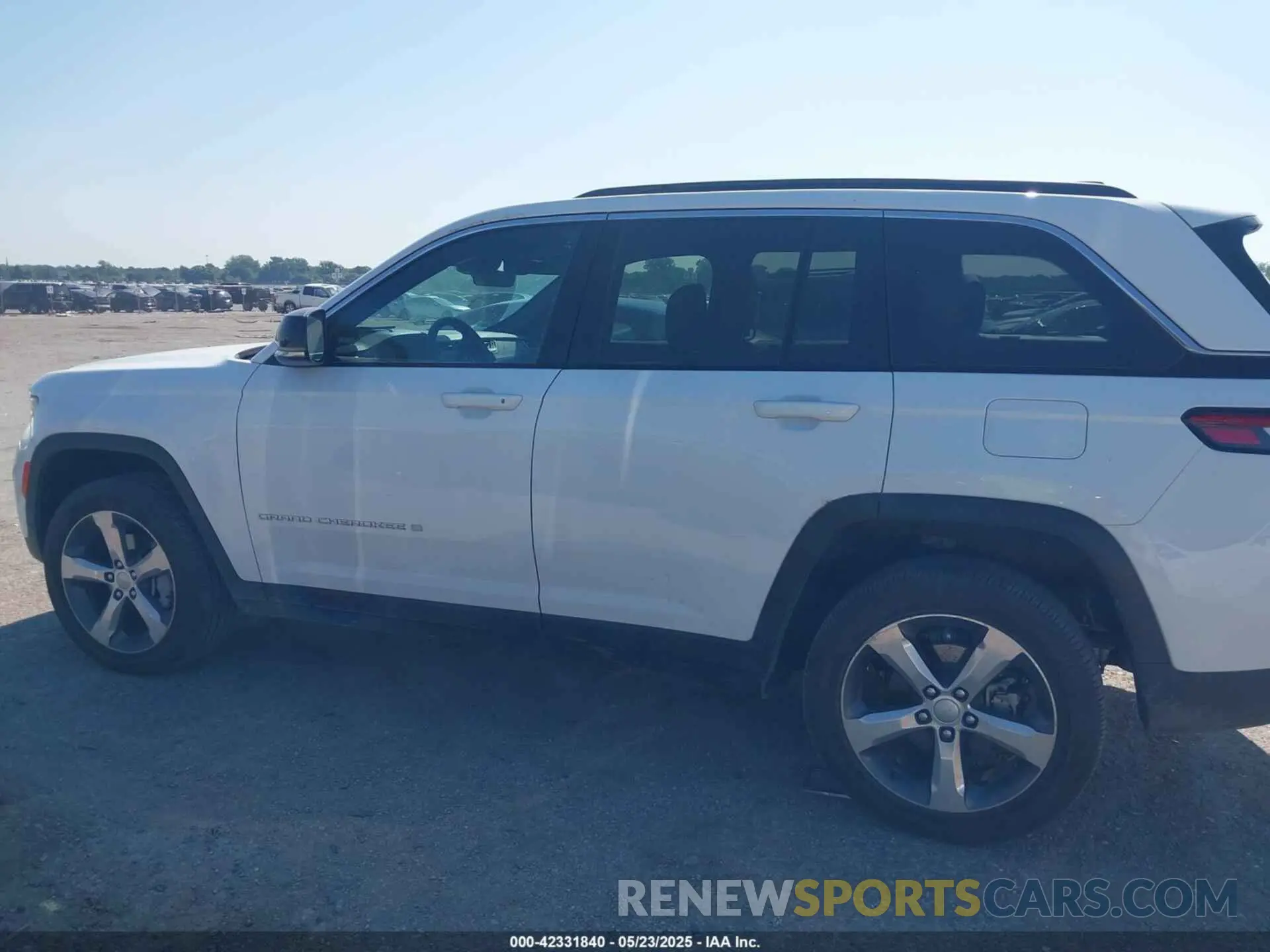 14 Фотография поврежденного автомобиля 1C4RJHBG7SC272351 JEEP GRAND CHEROKEE 2025
