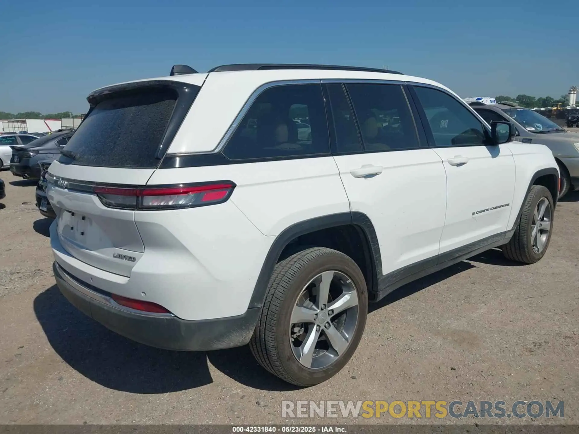 4 Фотография поврежденного автомобиля 1C4RJHBG7SC272351 JEEP GRAND CHEROKEE 2025