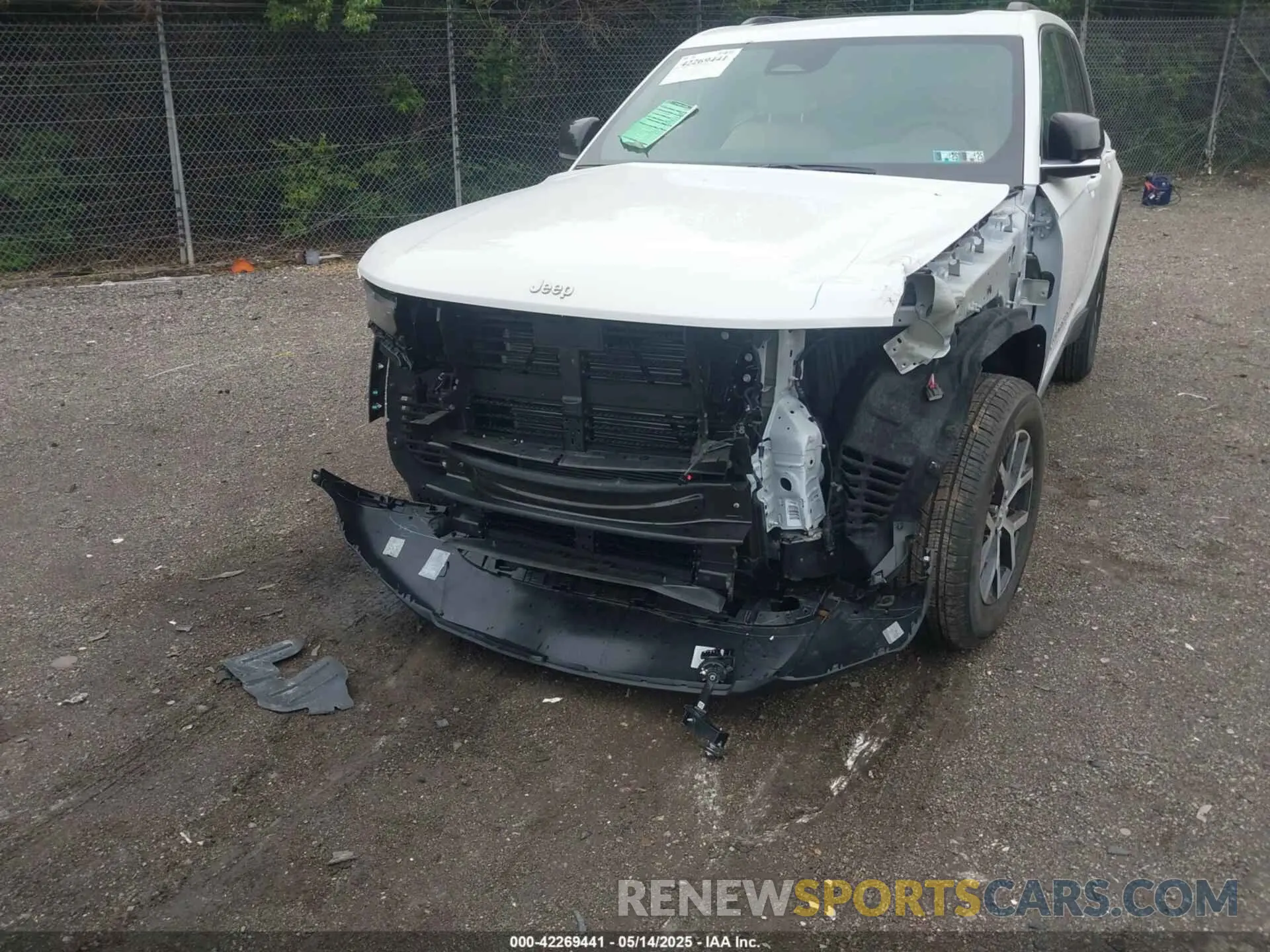 6 Photograph of a damaged car 1C4RJHBG8S8628454 JEEP GRAND CHEROKEE 2025
