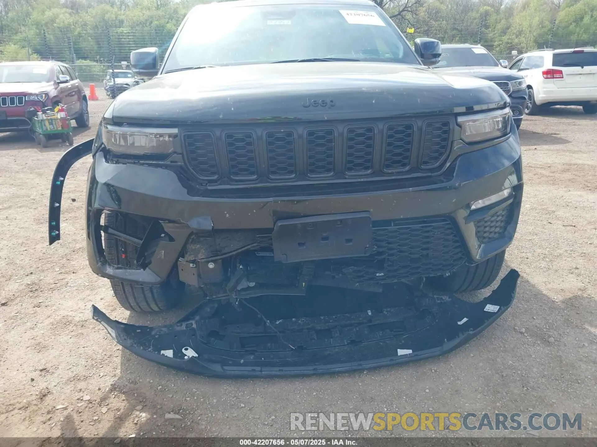 12 Photograph of a damaged car 1C4RJHBG8SC298313 JEEP GRAND CHEROKEE 2025