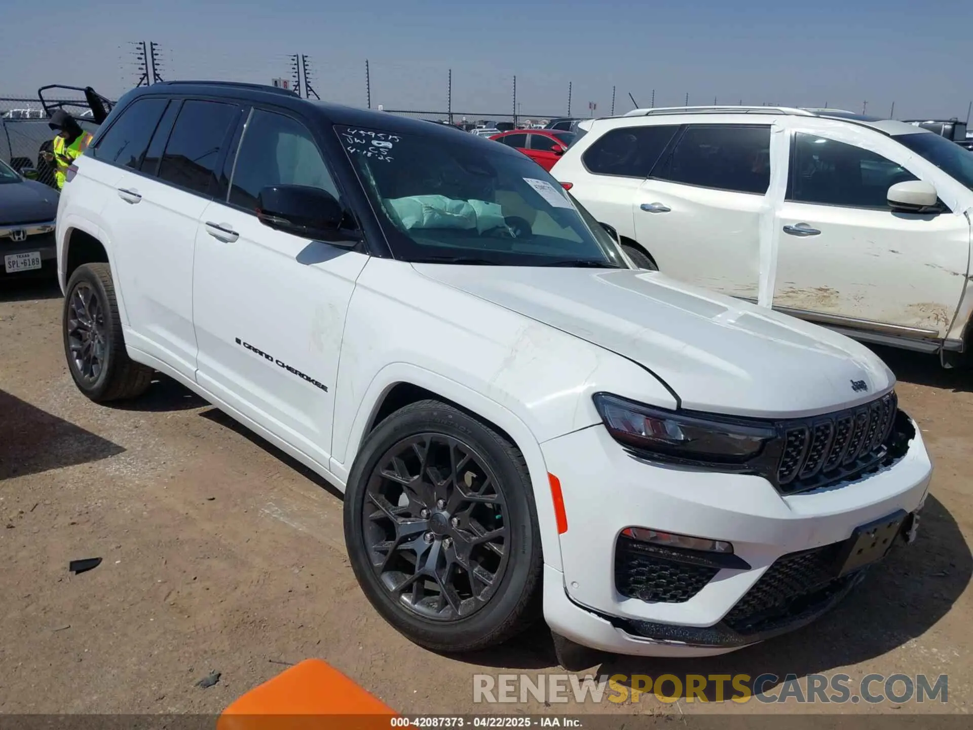 1 Photograph of a damaged car 1C4RJHEG3S8650597 JEEP GRAND CHEROKEE 2025