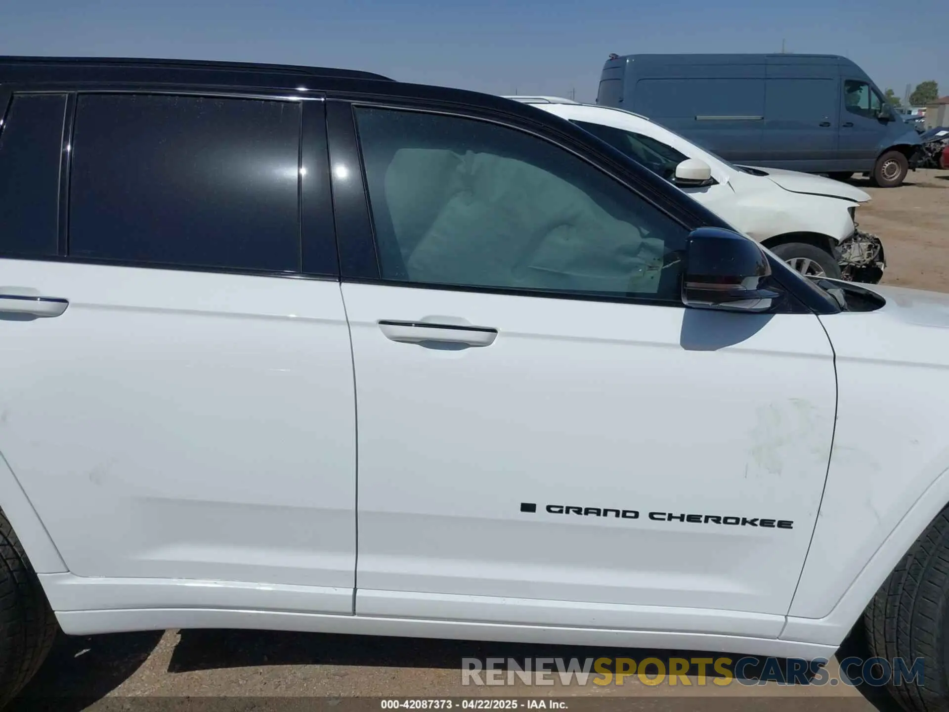 13 Photograph of a damaged car 1C4RJHEG3S8650597 JEEP GRAND CHEROKEE 2025