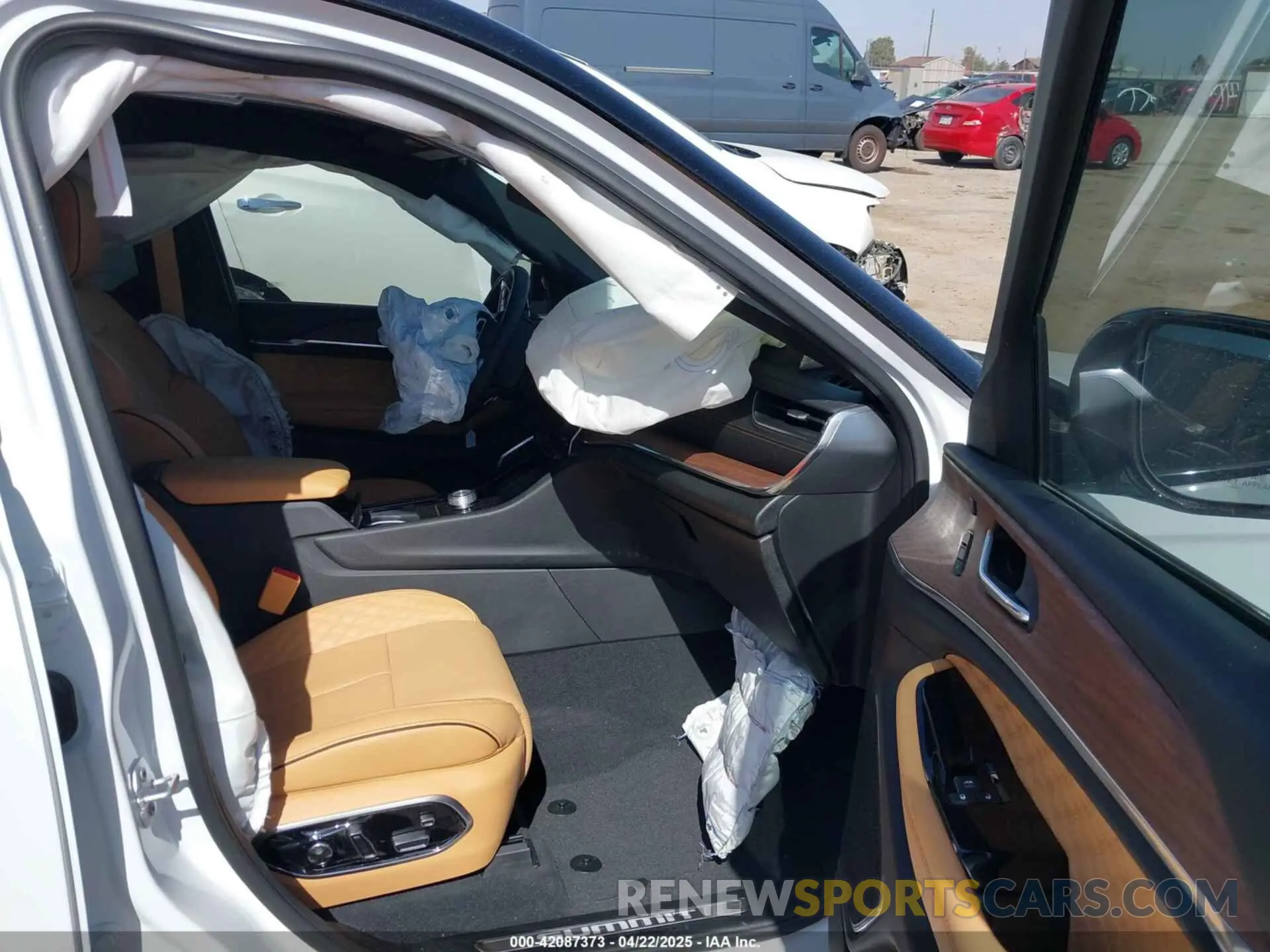 5 Photograph of a damaged car 1C4RJHEG3S8650597 JEEP GRAND CHEROKEE 2025