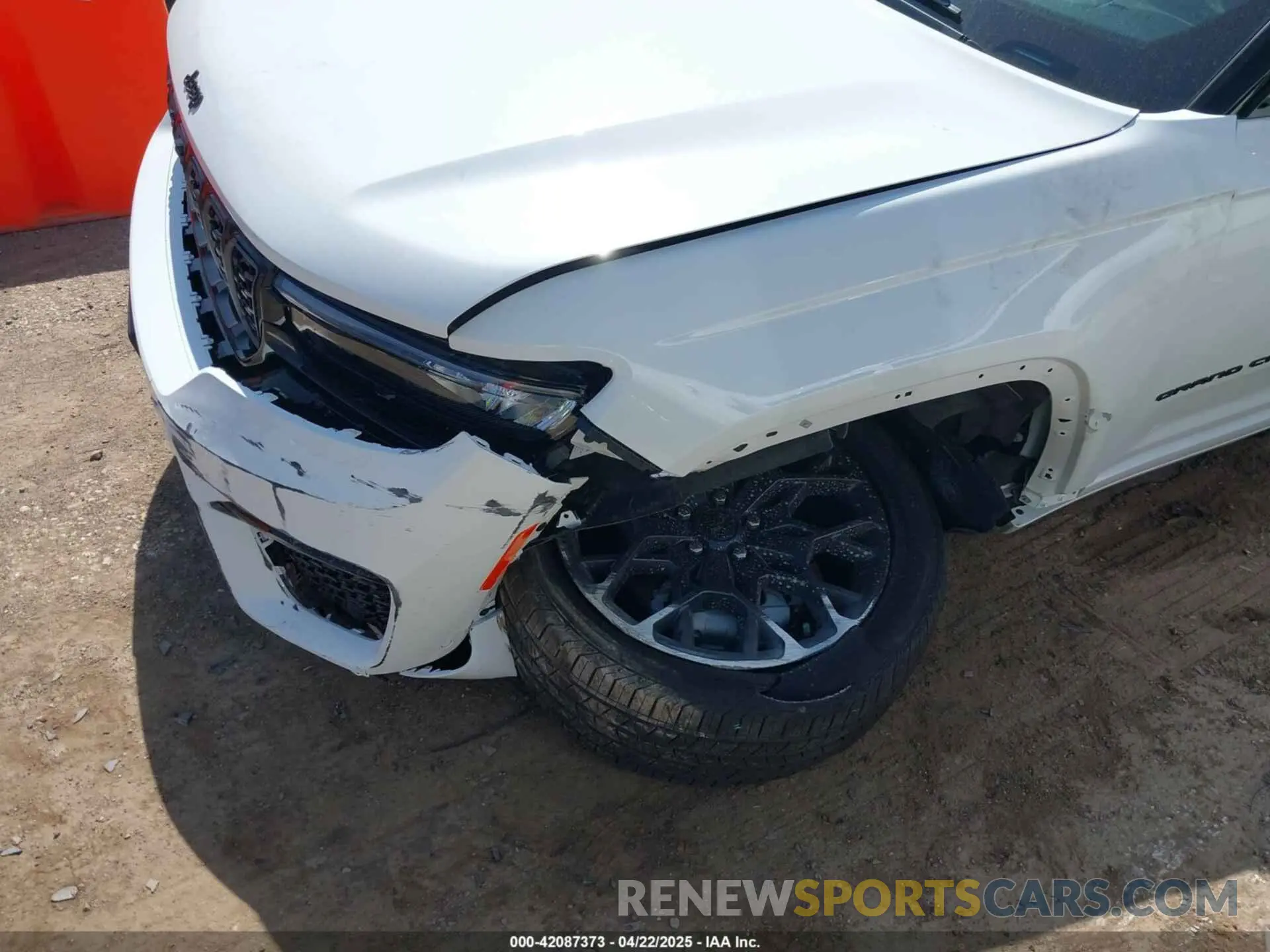 6 Photograph of a damaged car 1C4RJHEG3S8650597 JEEP GRAND CHEROKEE 2025