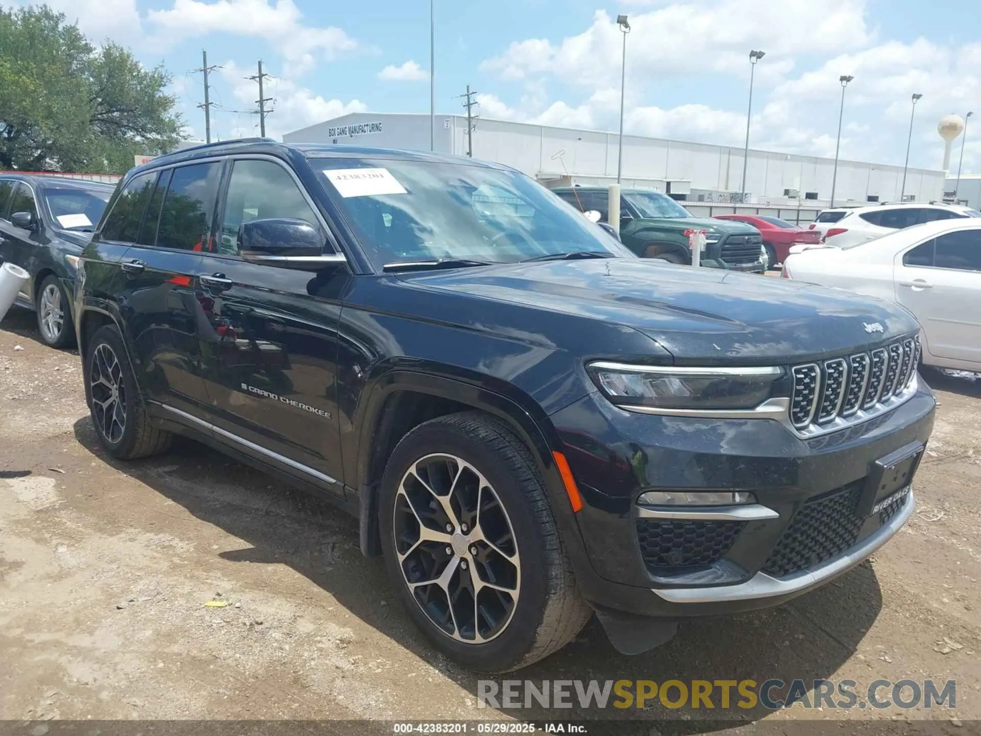 1 Фотография поврежденного автомобиля 1C4RJHEG8S8659554 JEEP GRAND CHEROKEE 2025
