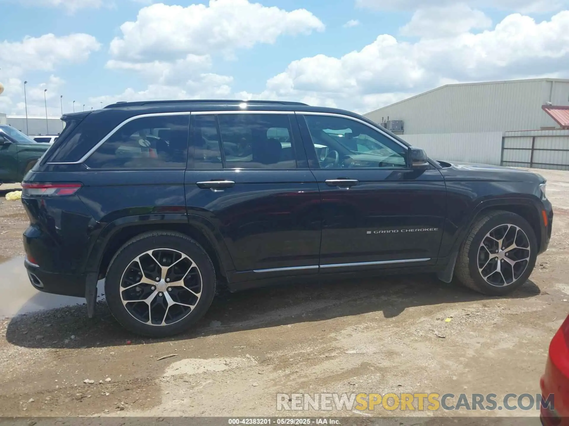13 Фотография поврежденного автомобиля 1C4RJHEG8S8659554 JEEP GRAND CHEROKEE 2025