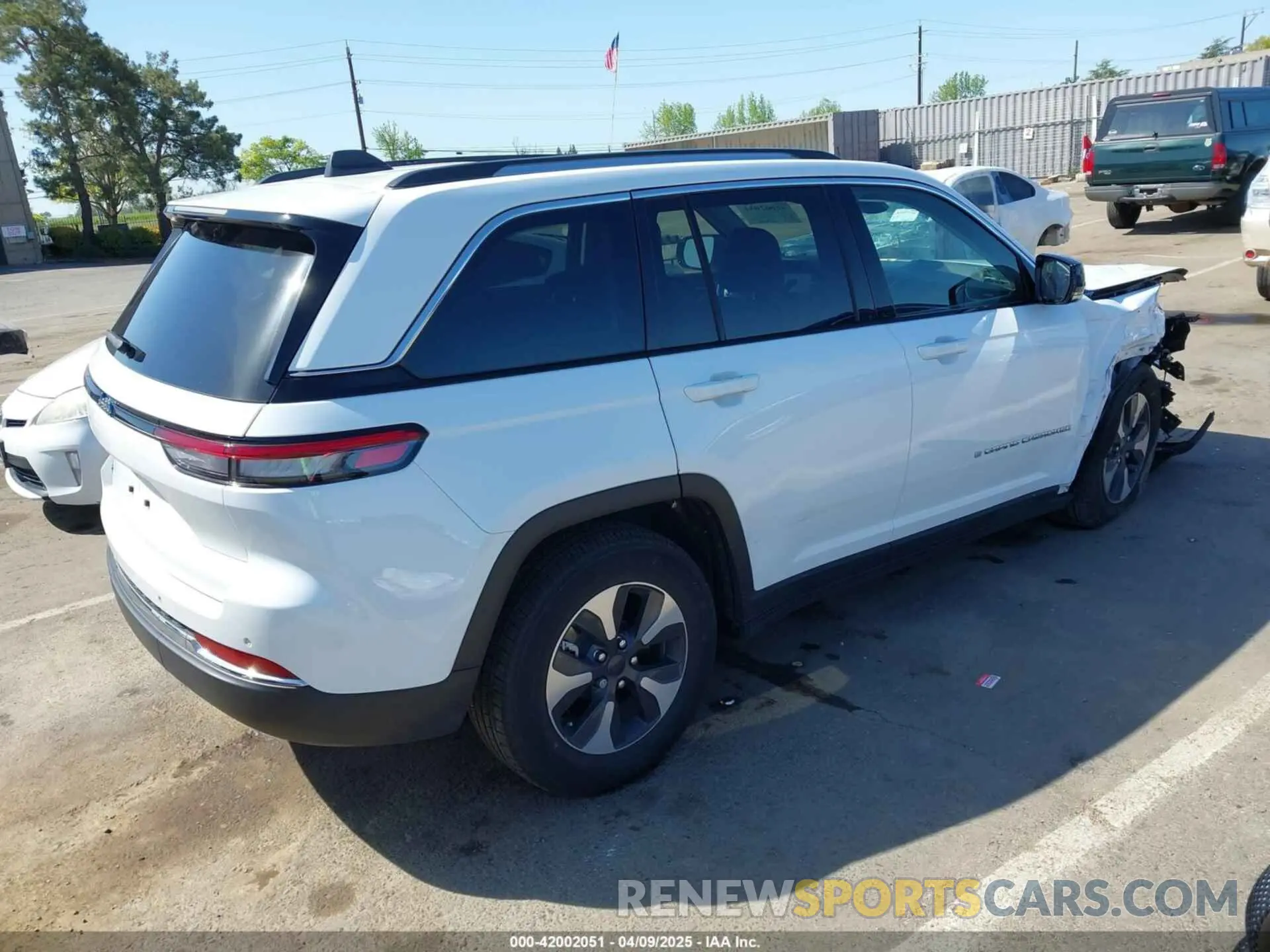 4 Фотография поврежденного автомобиля 1C4RJYB66N8718018 JEEP GRAND CHEROKEE 4XE 2022