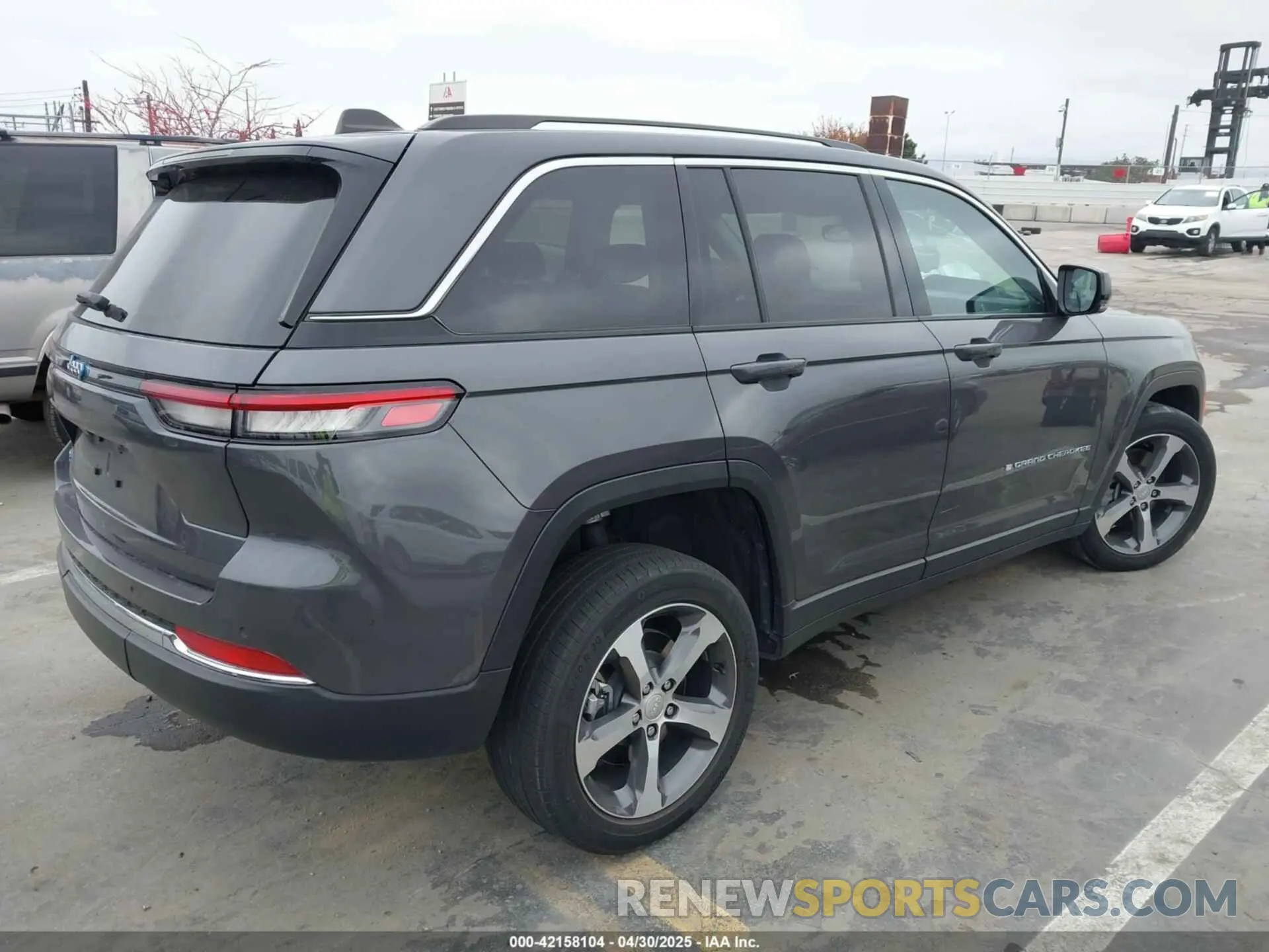 4 Фотография поврежденного автомобиля 1C4RJYB68N8748802 JEEP GRAND CHEROKEE 4XE 2022