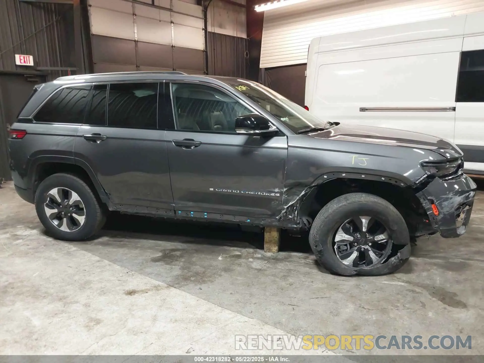 6 Фотография поврежденного автомобиля 1C4RJYB69N8715159 JEEP GRAND CHEROKEE 4XE 2022