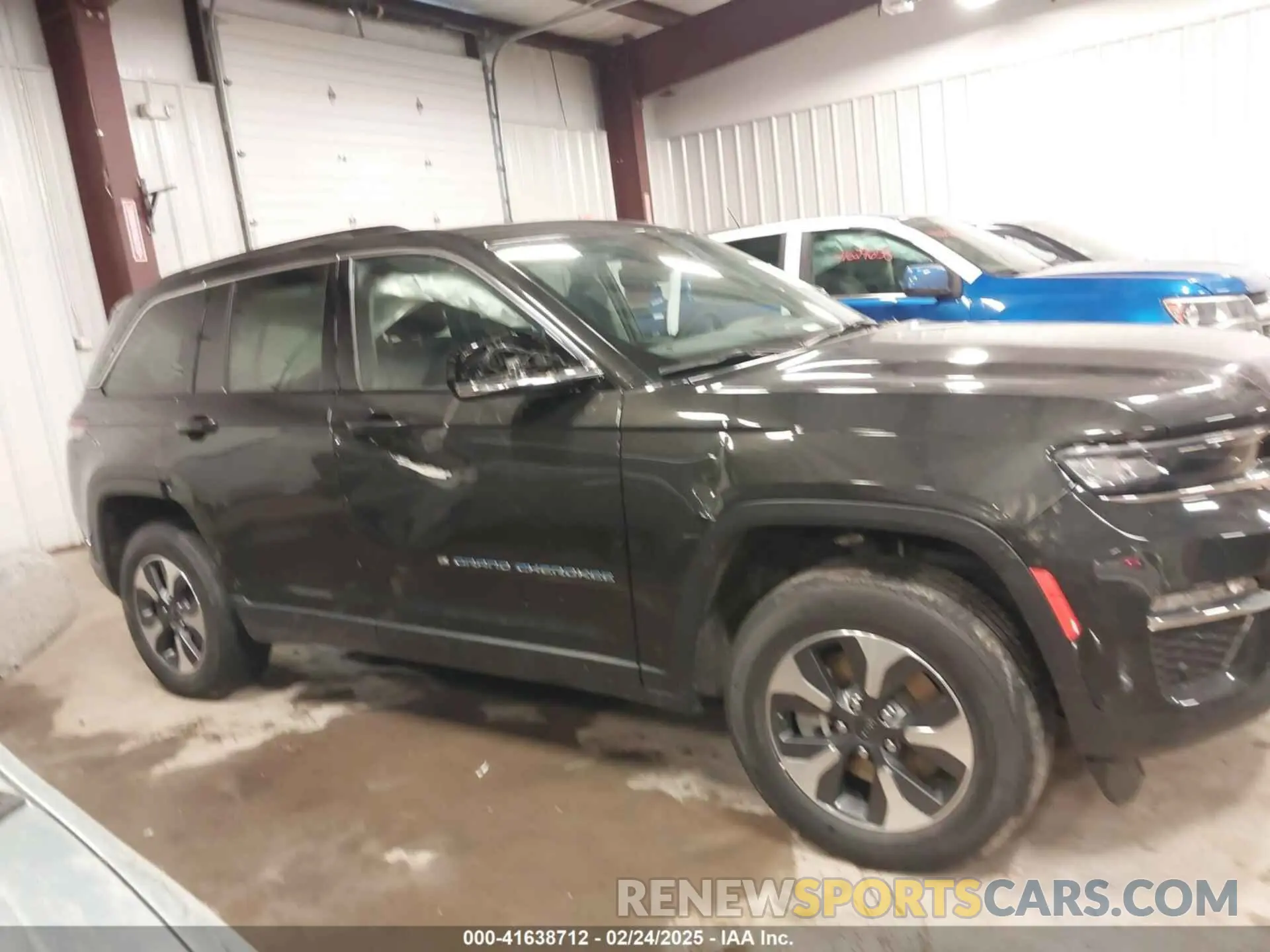 6 Photograph of a damaged car 1C4RJYB60P8786950 JEEP GRAND CHEROKEE 4XE 2023