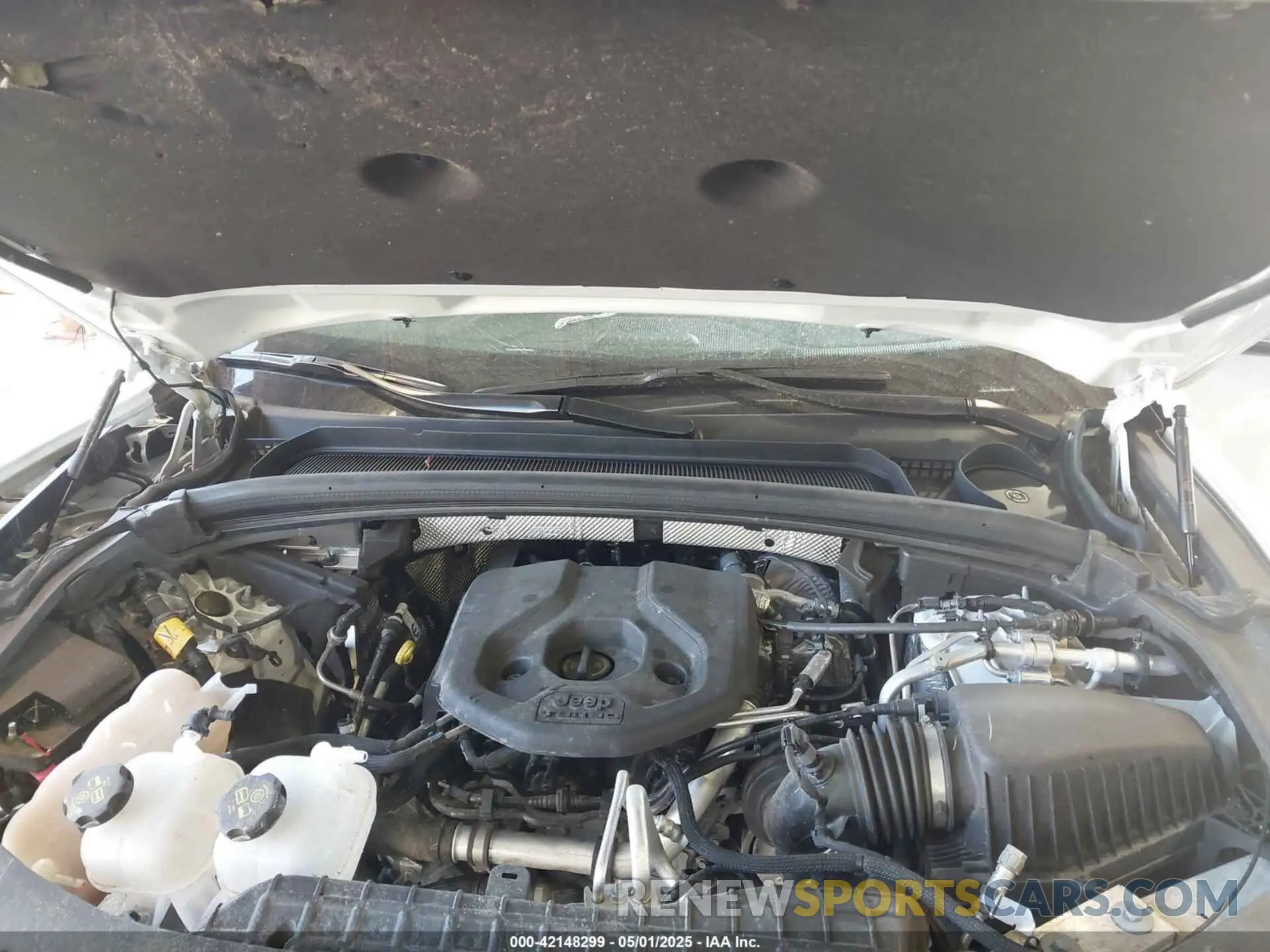 10 Фотография поврежденного автомобиля 1C4RJYB60P8880567 JEEP GRAND CHEROKEE 4XE 2023
