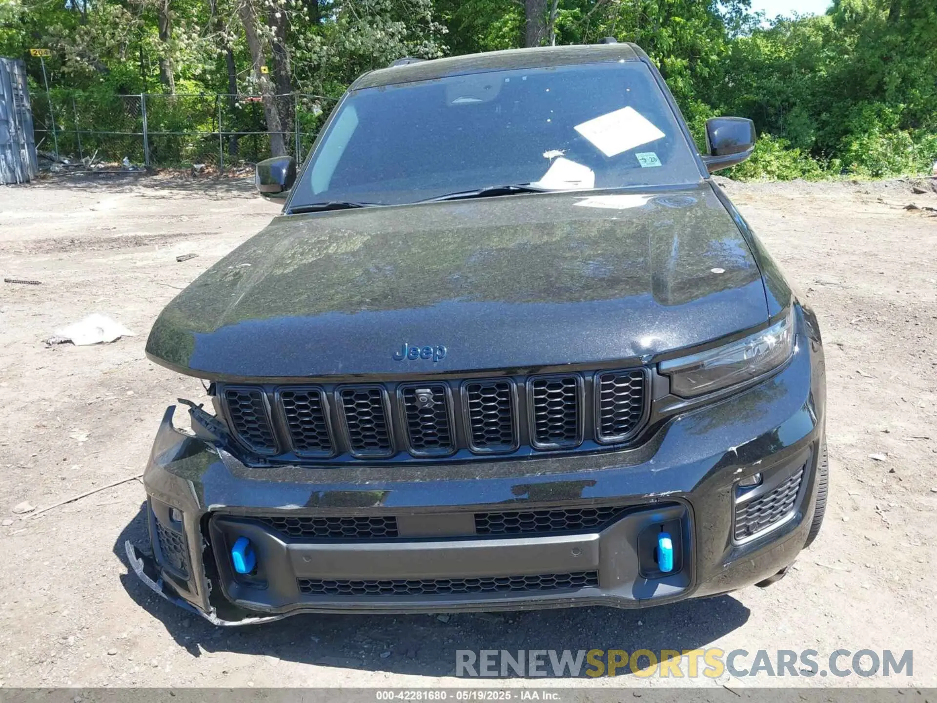 11 Photograph of a damaged car 1C4RJYB61P8904648 JEEP GRAND CHEROKEE 4XE 2023