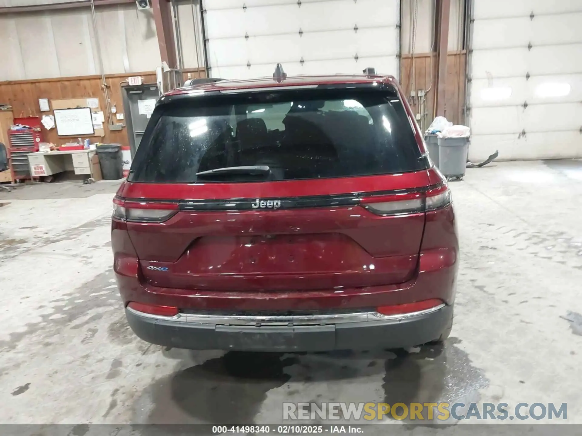 17 Photograph of a damaged car 1C4RJYB61PC650128 JEEP GRAND CHEROKEE 4XE 2023
