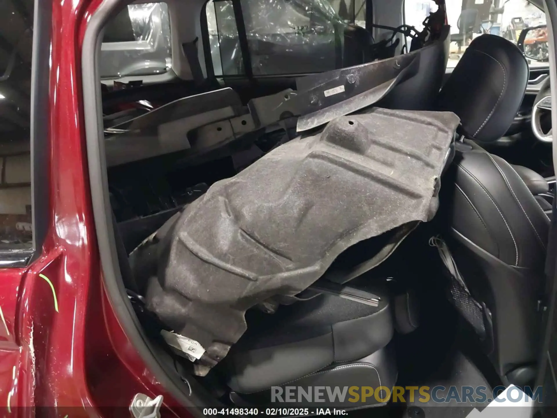 19 Photograph of a damaged car 1C4RJYB61PC650128 JEEP GRAND CHEROKEE 4XE 2023