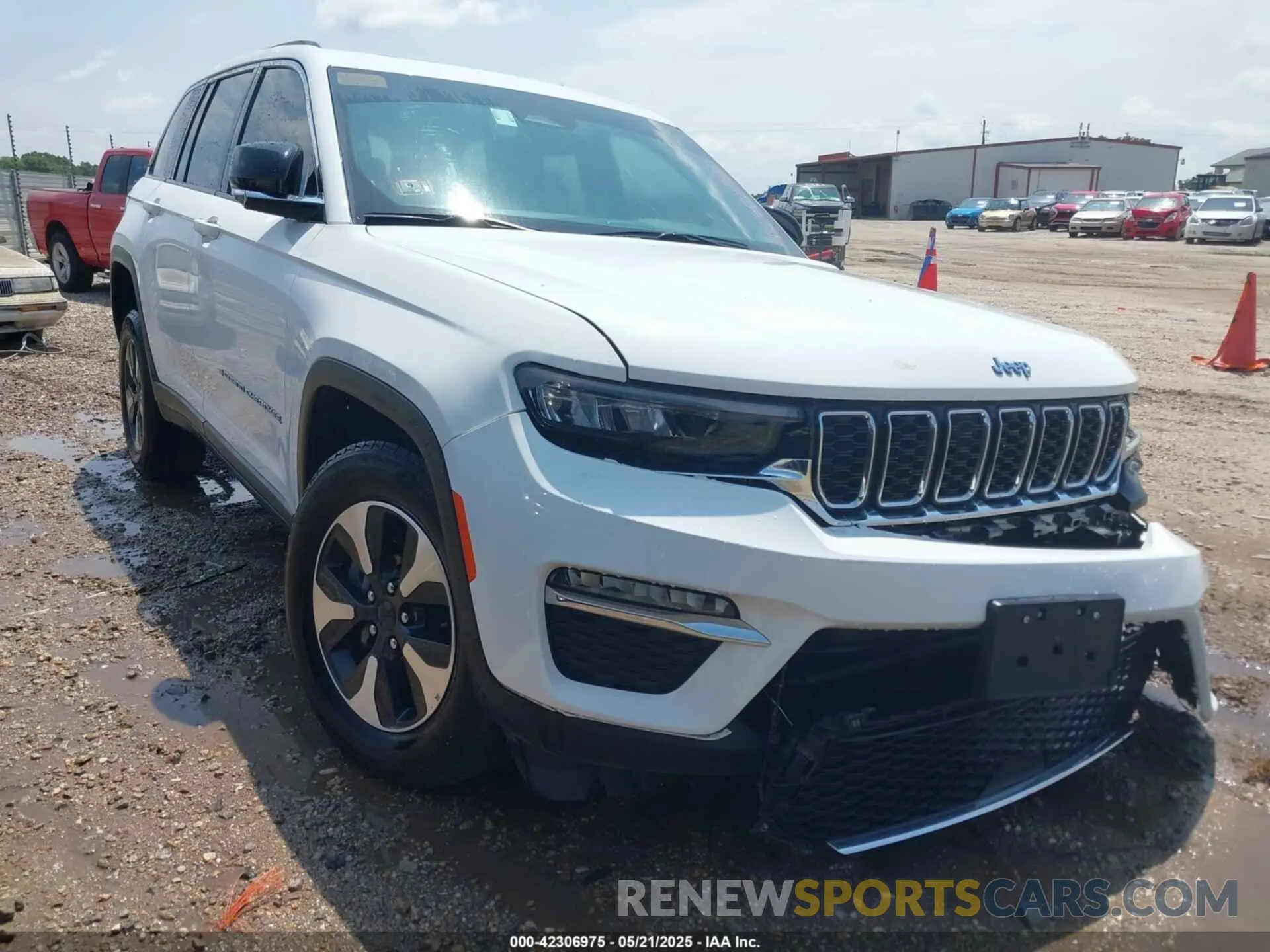 1 Photograph of a damaged car 1C4RJYB63PC649000 JEEP GRAND CHEROKEE 4XE 2023